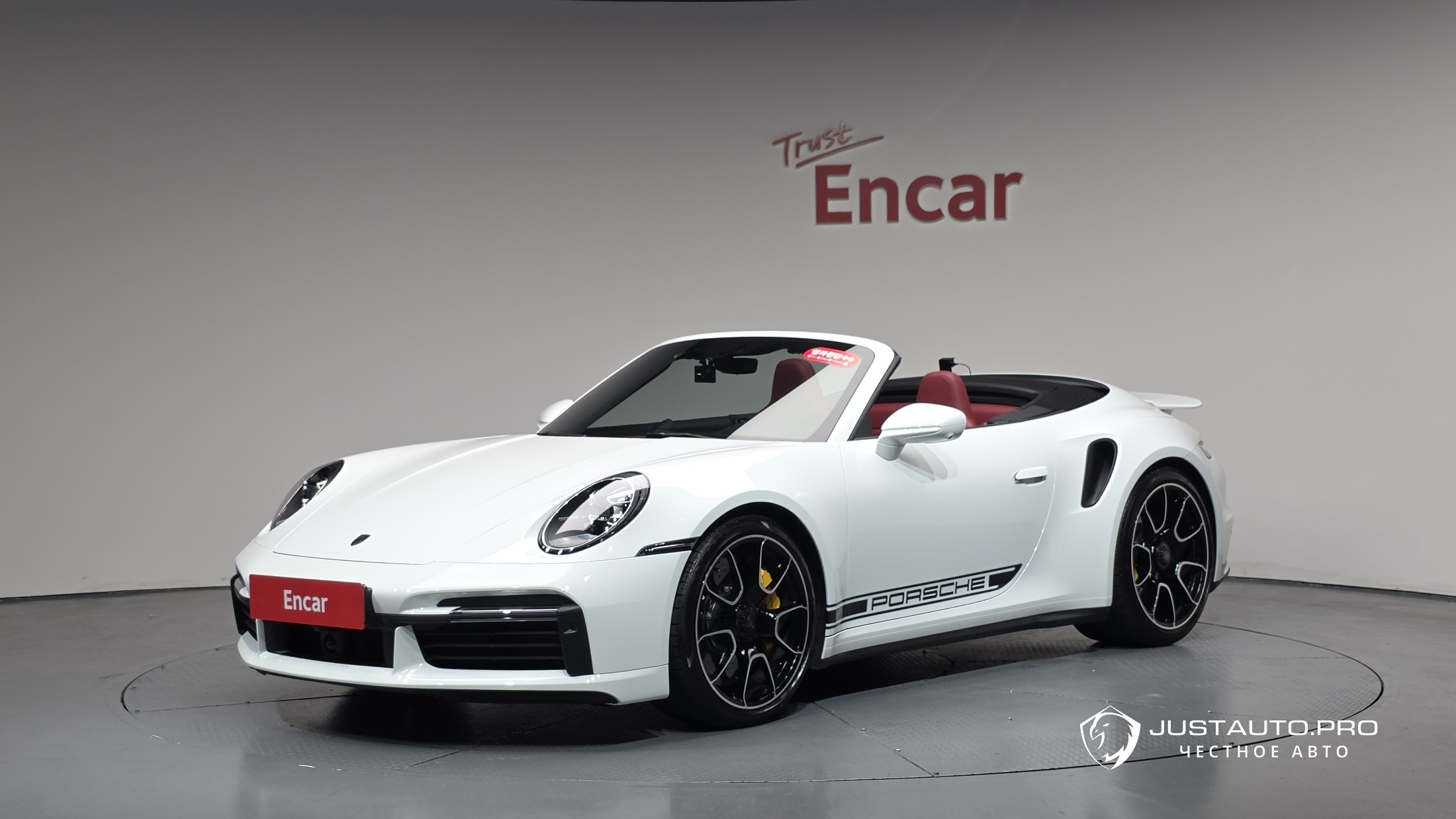 Автомобиль Porsche 911