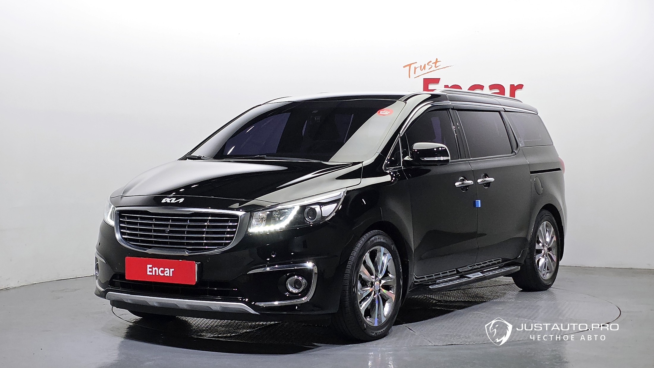 Автомобиль Kia Canival