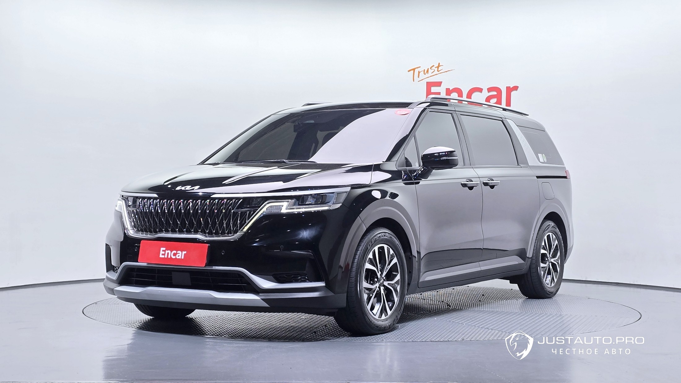 Автомобиль Kia Canival