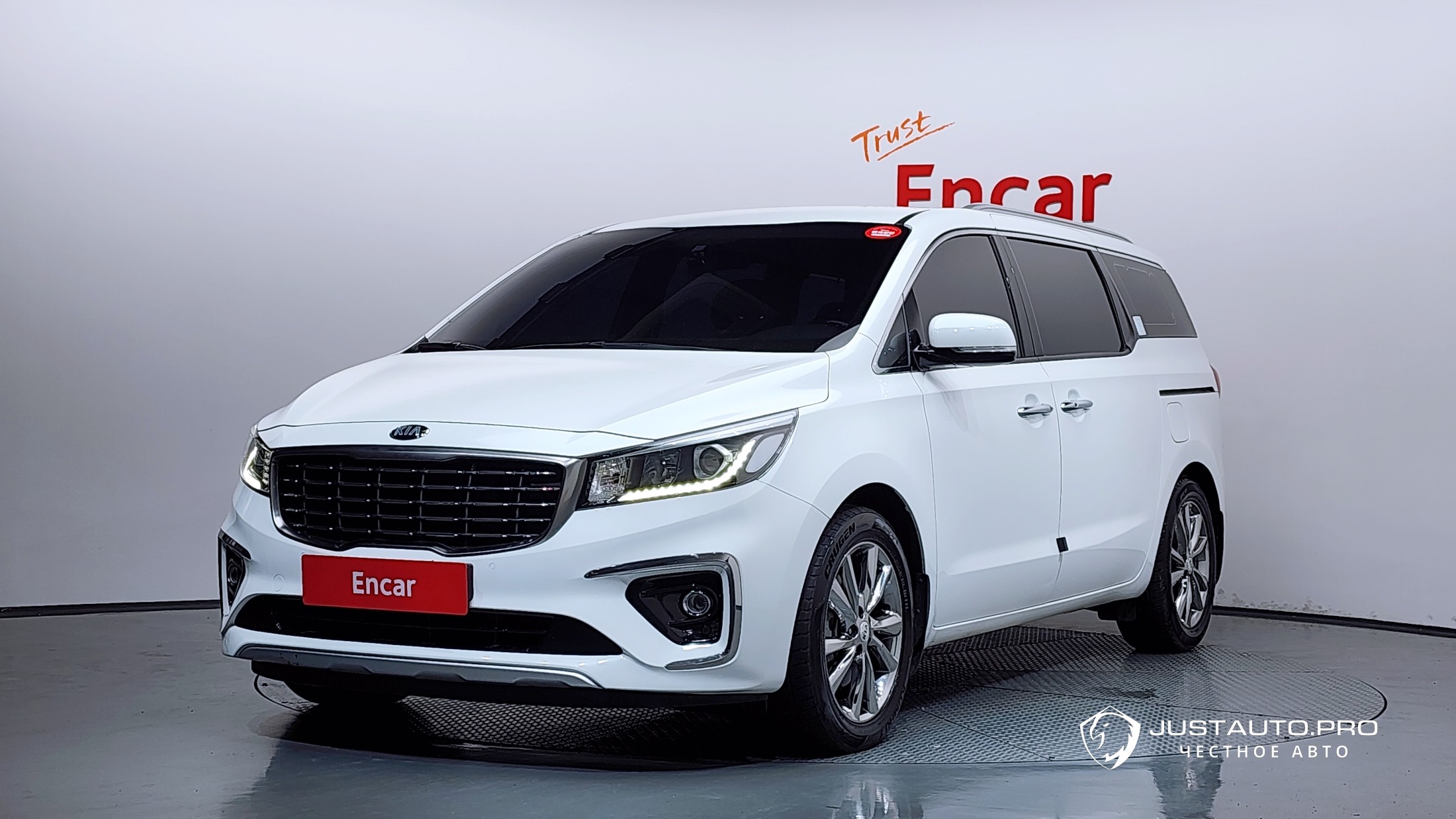 Автомобиль Kia Canival