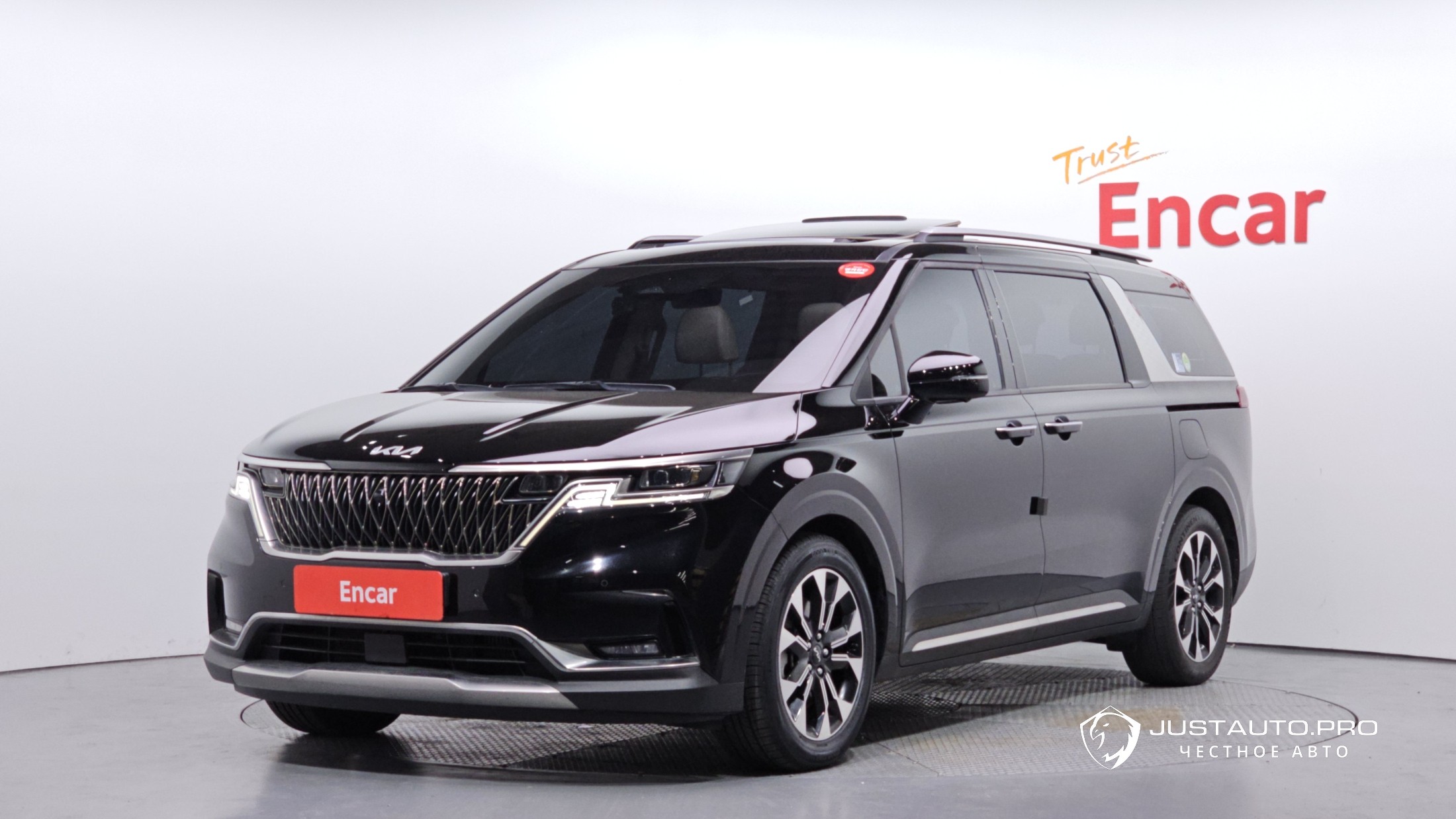 Автомобиль Kia Canival