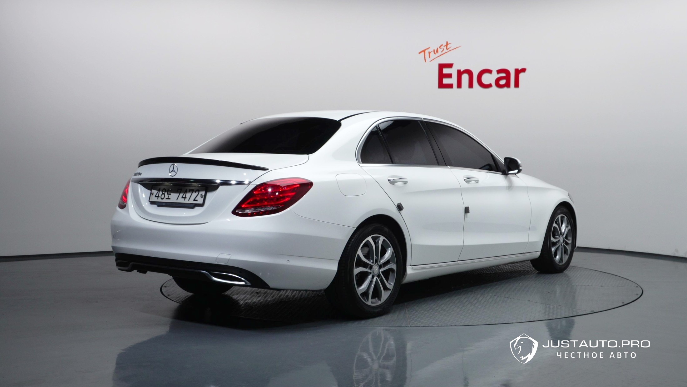 Автомобиль Mercedes-Benz C-Class