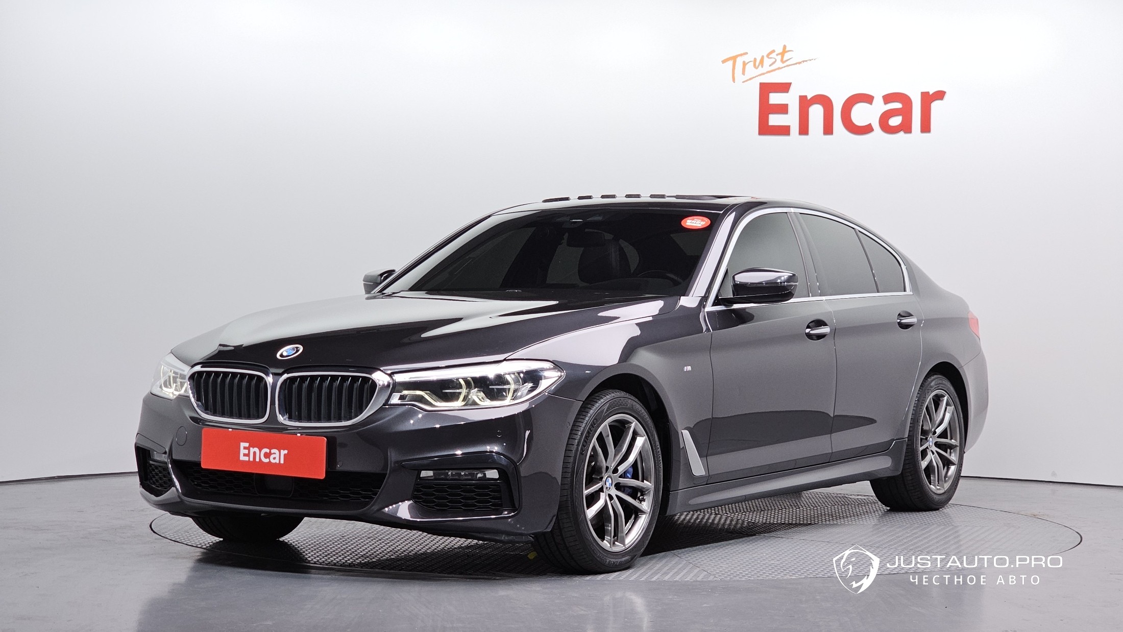 Автомобиль BMW 5-Series
