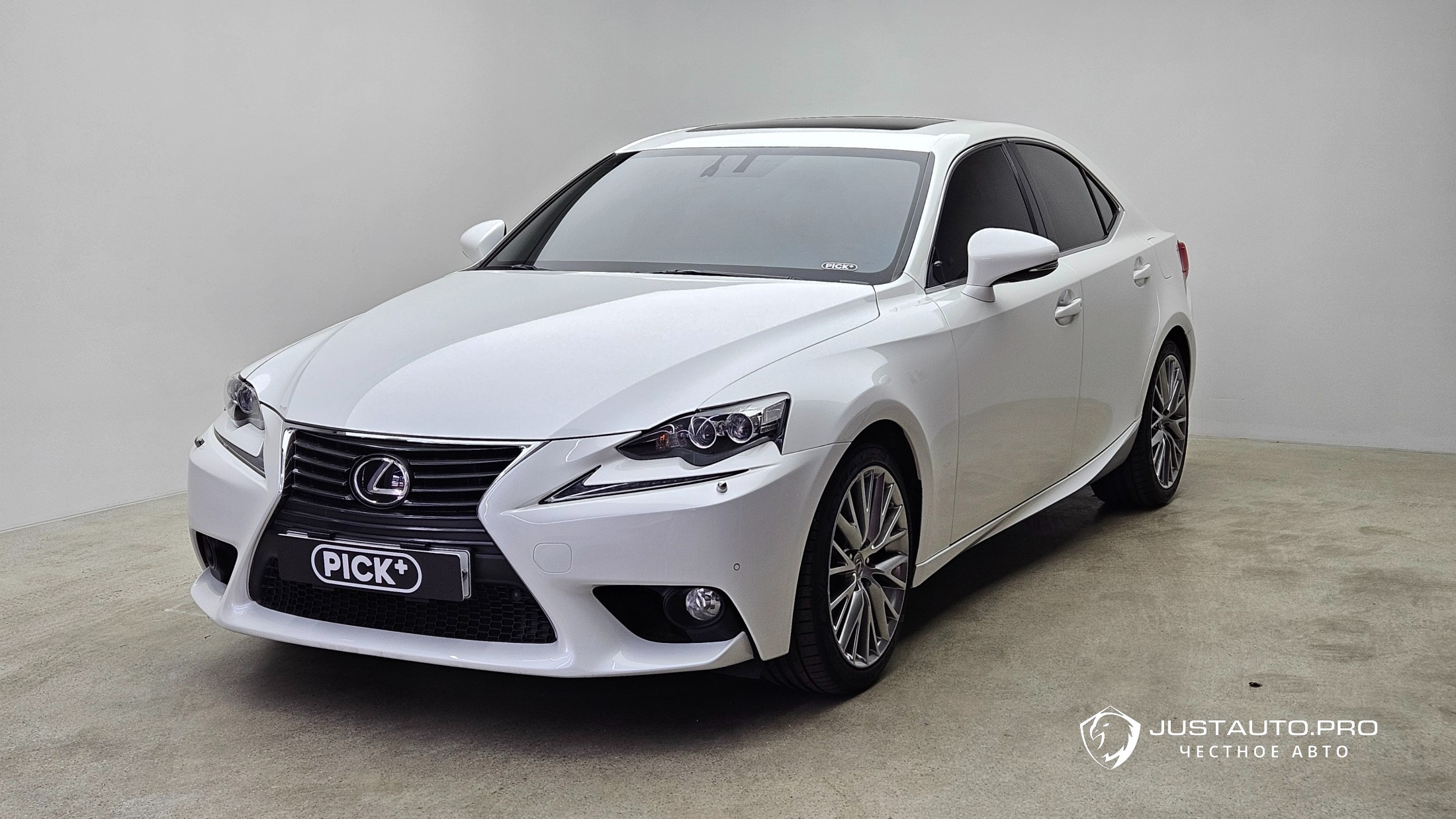 Автомобиль Lexus IS