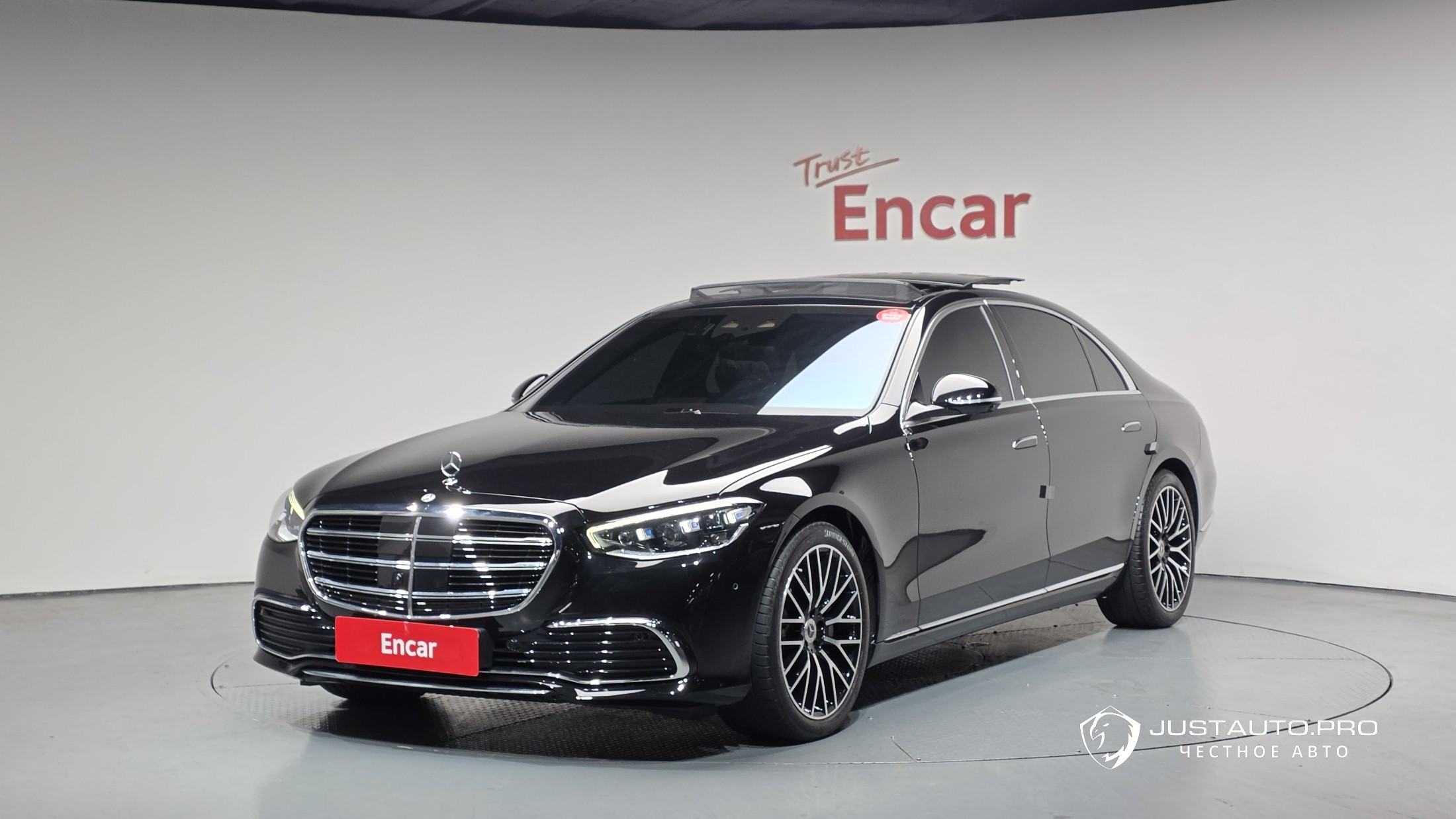 Автомобиль Mercedes-Benz S-Class