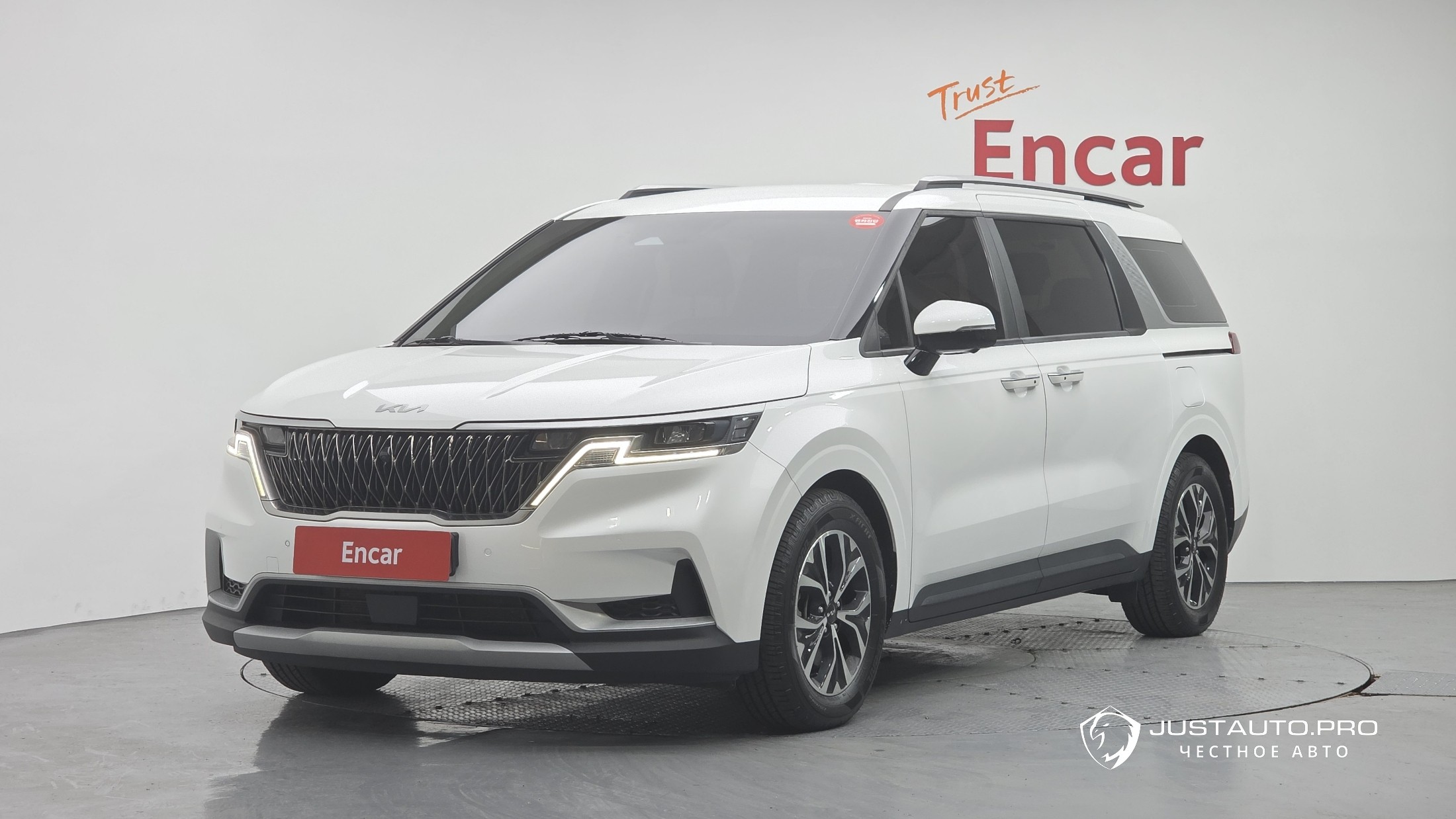 Автомобиль Kia Canival