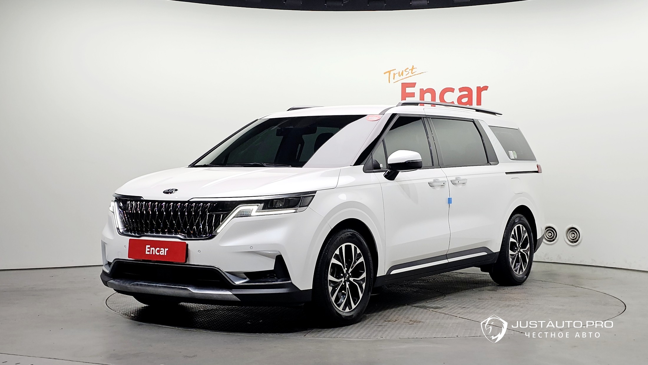 Автомобиль Kia Canival