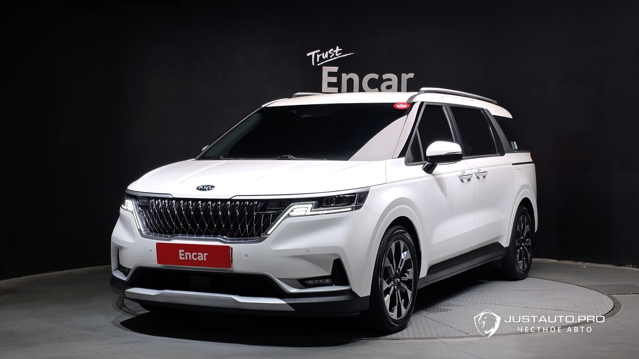 Автомобиль Kia Canival