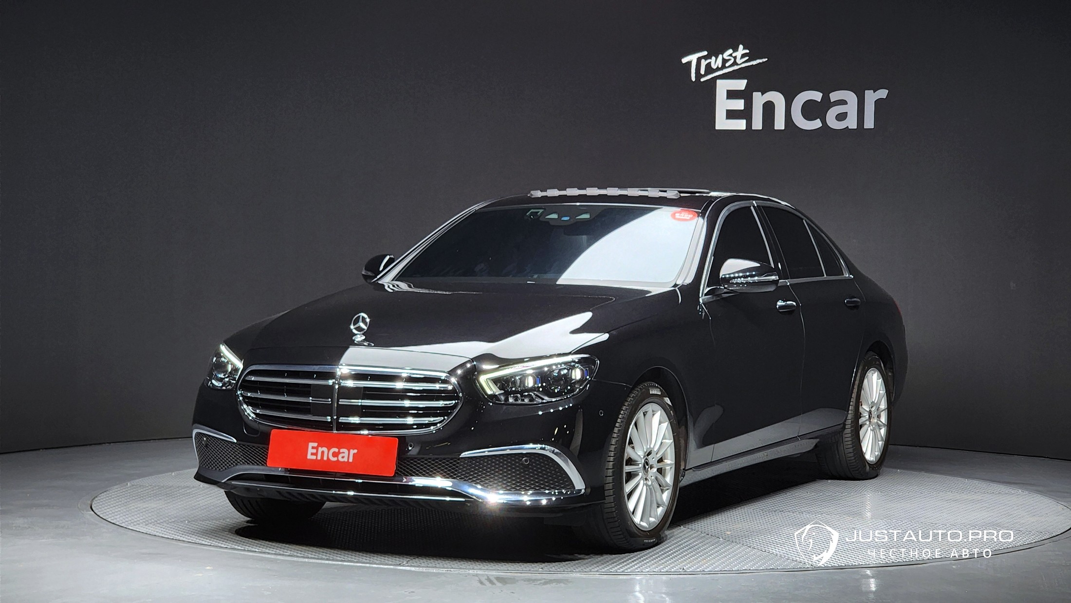 Автомобиль Mercedes-Benz E-Class