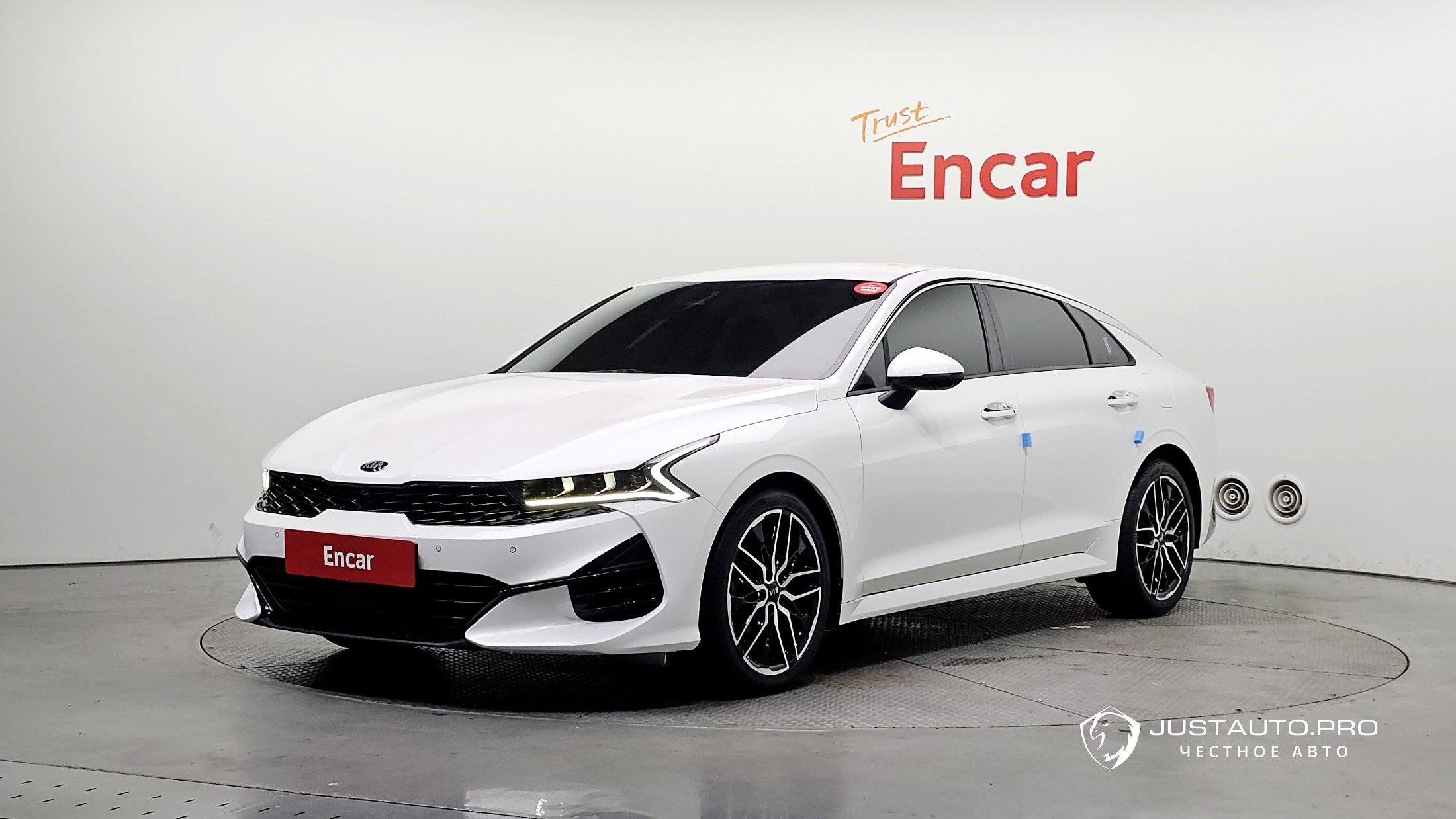 Автомобиль Kia K5