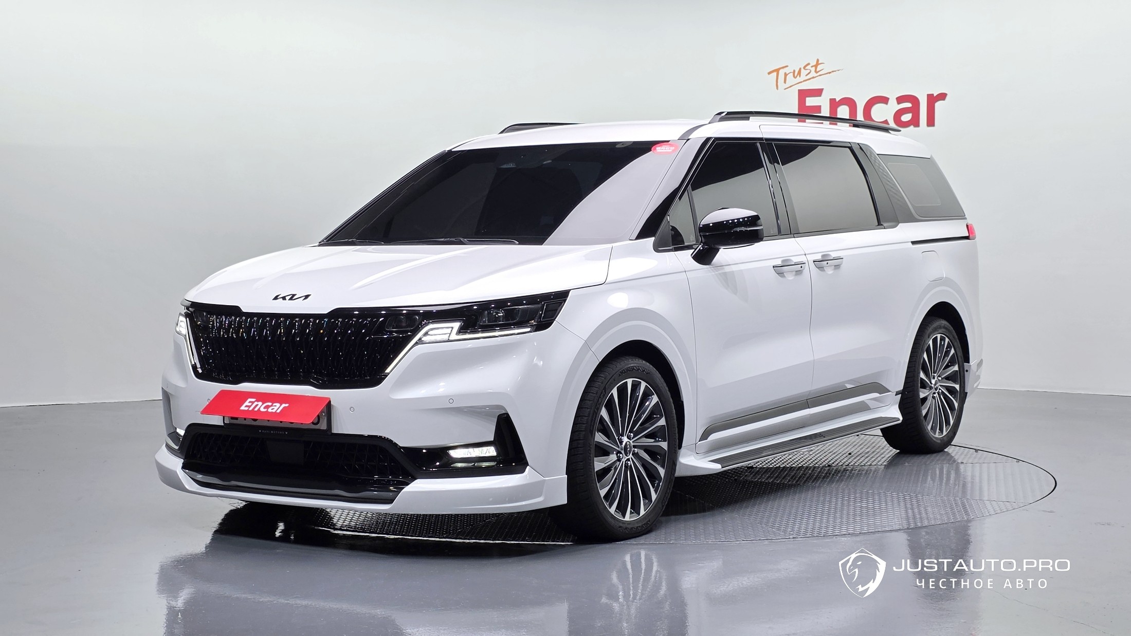 Автомобиль Kia Canival