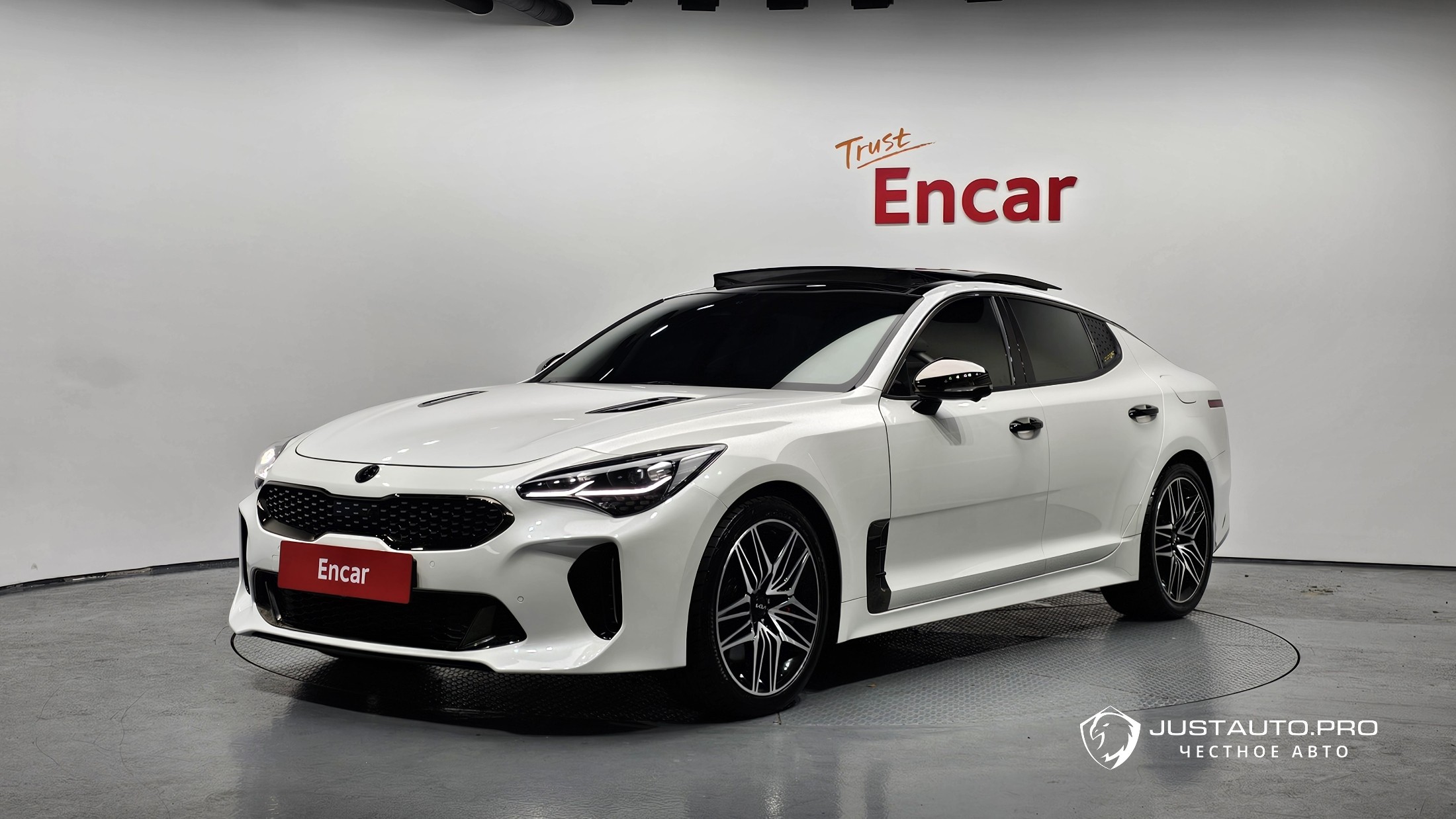 Автомобиль Kia Stinger