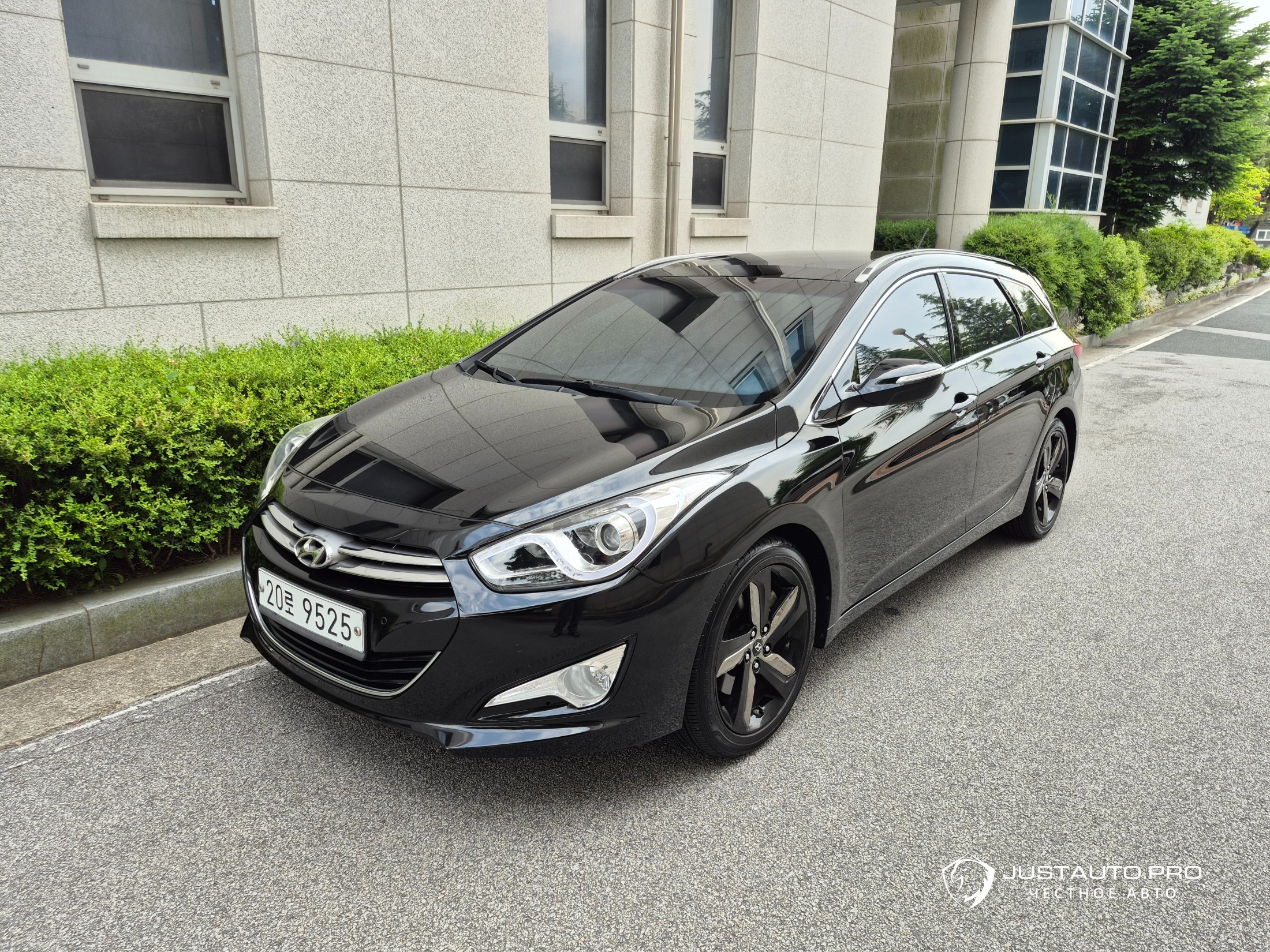 Автомобиль Hyundai i40