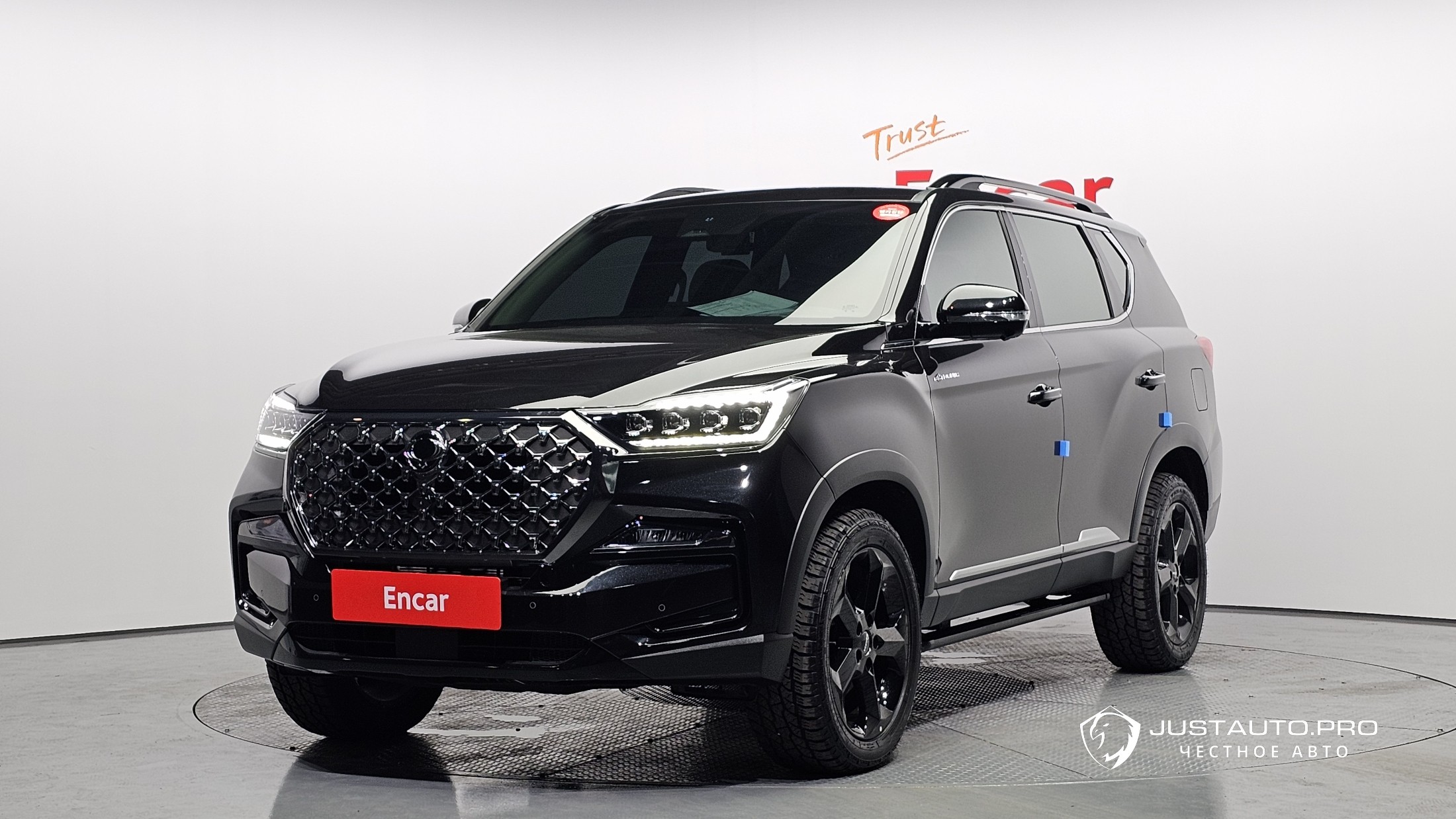 Автомобиль KG_Mobility_Ssangyong Rexton