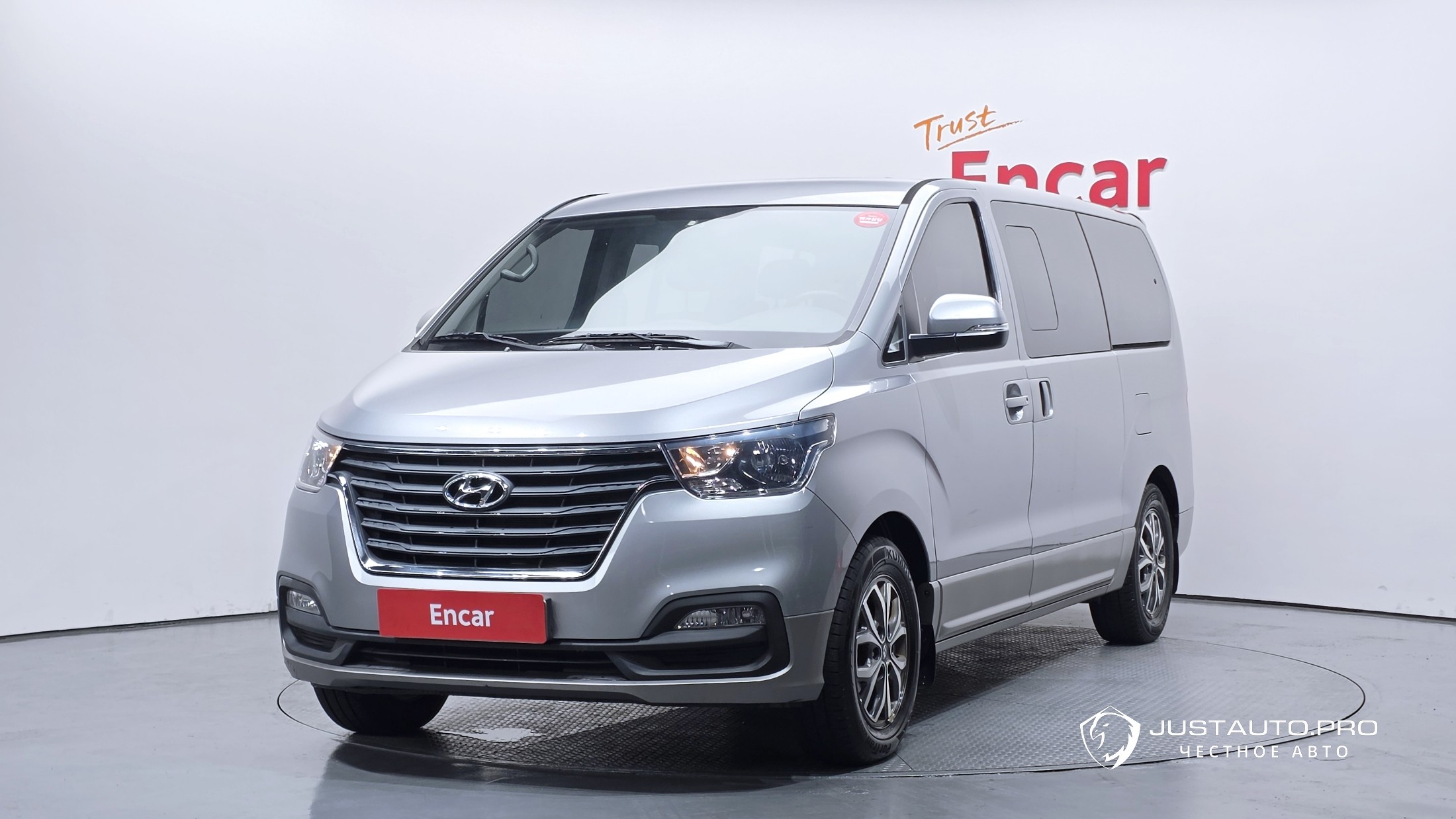 Автомобиль Hyundai Starex