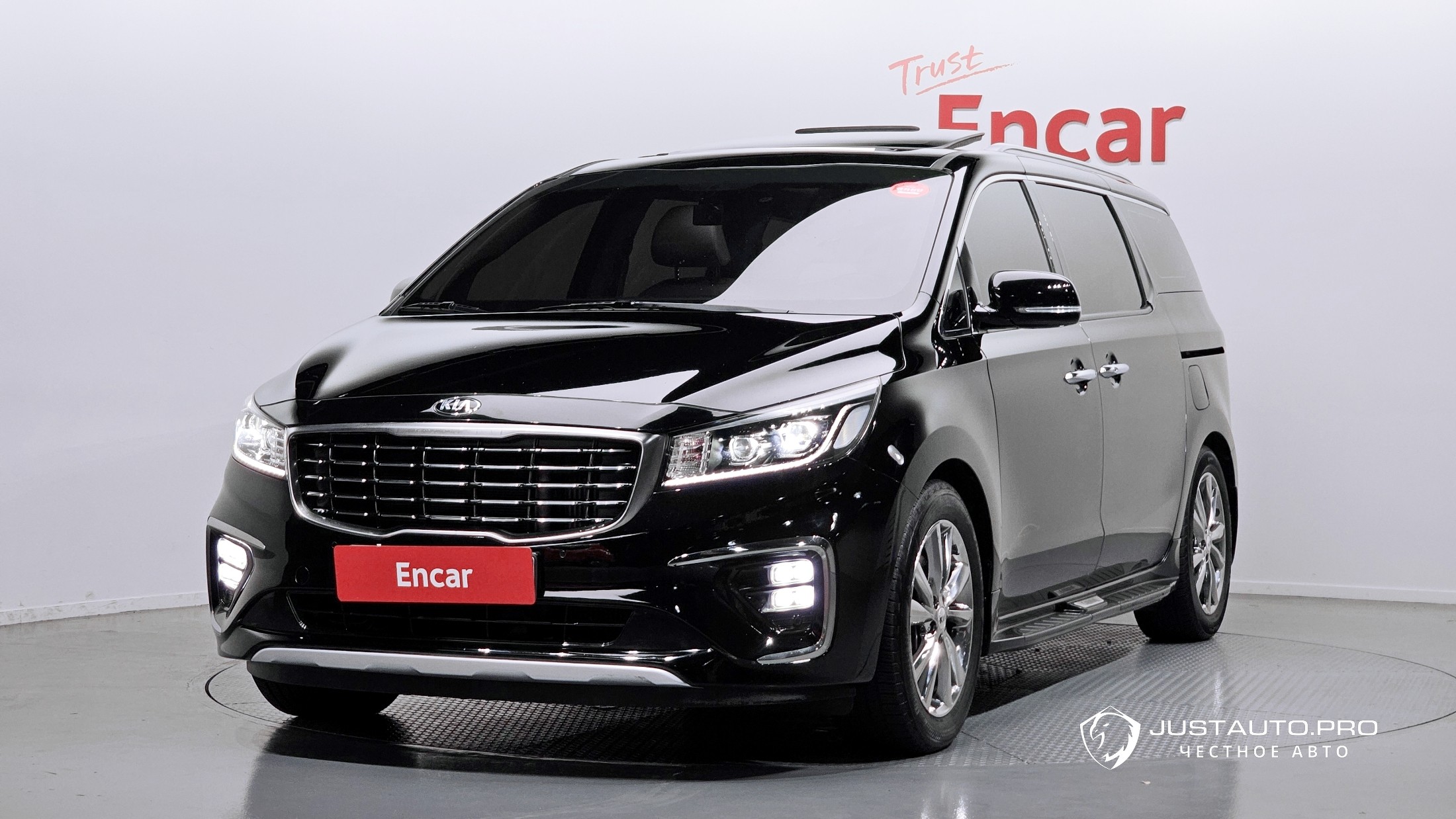 Автомобиль Kia Canival