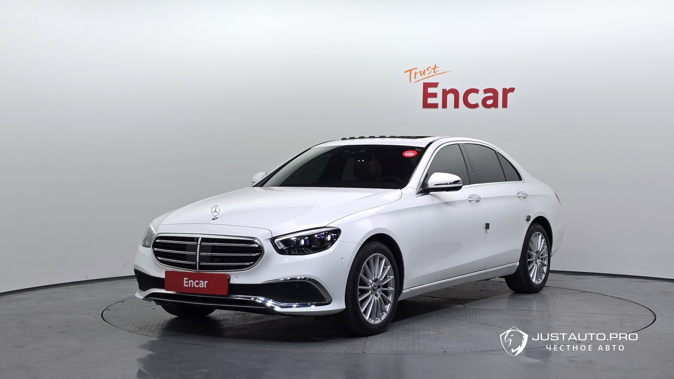 Автомобиль Mercedes-Benz E-Class