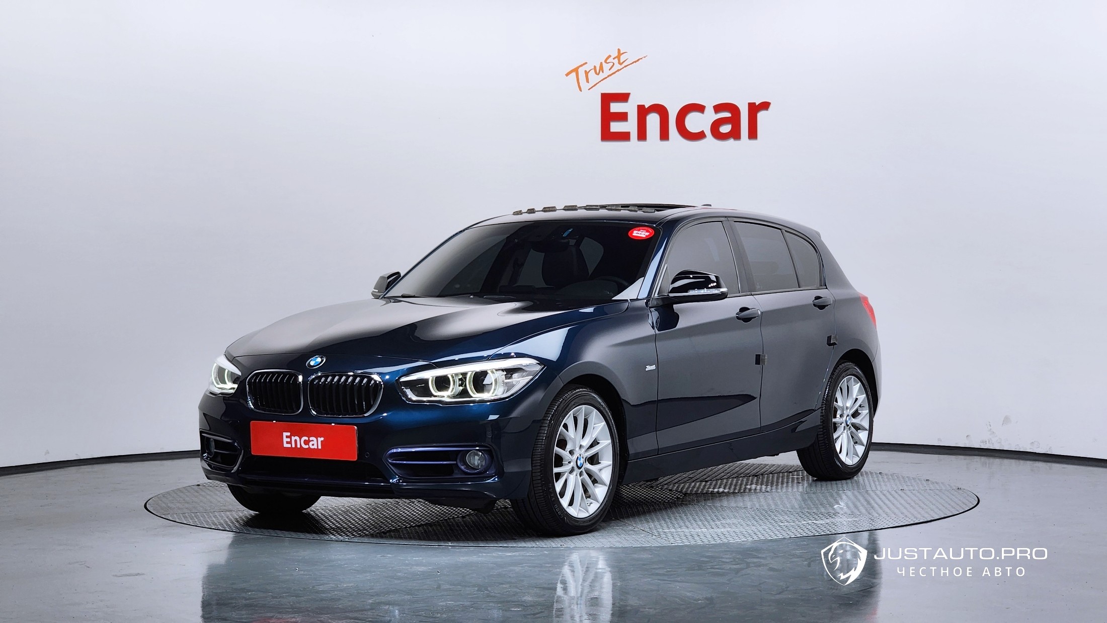Автомобиль BMW 1-Series
