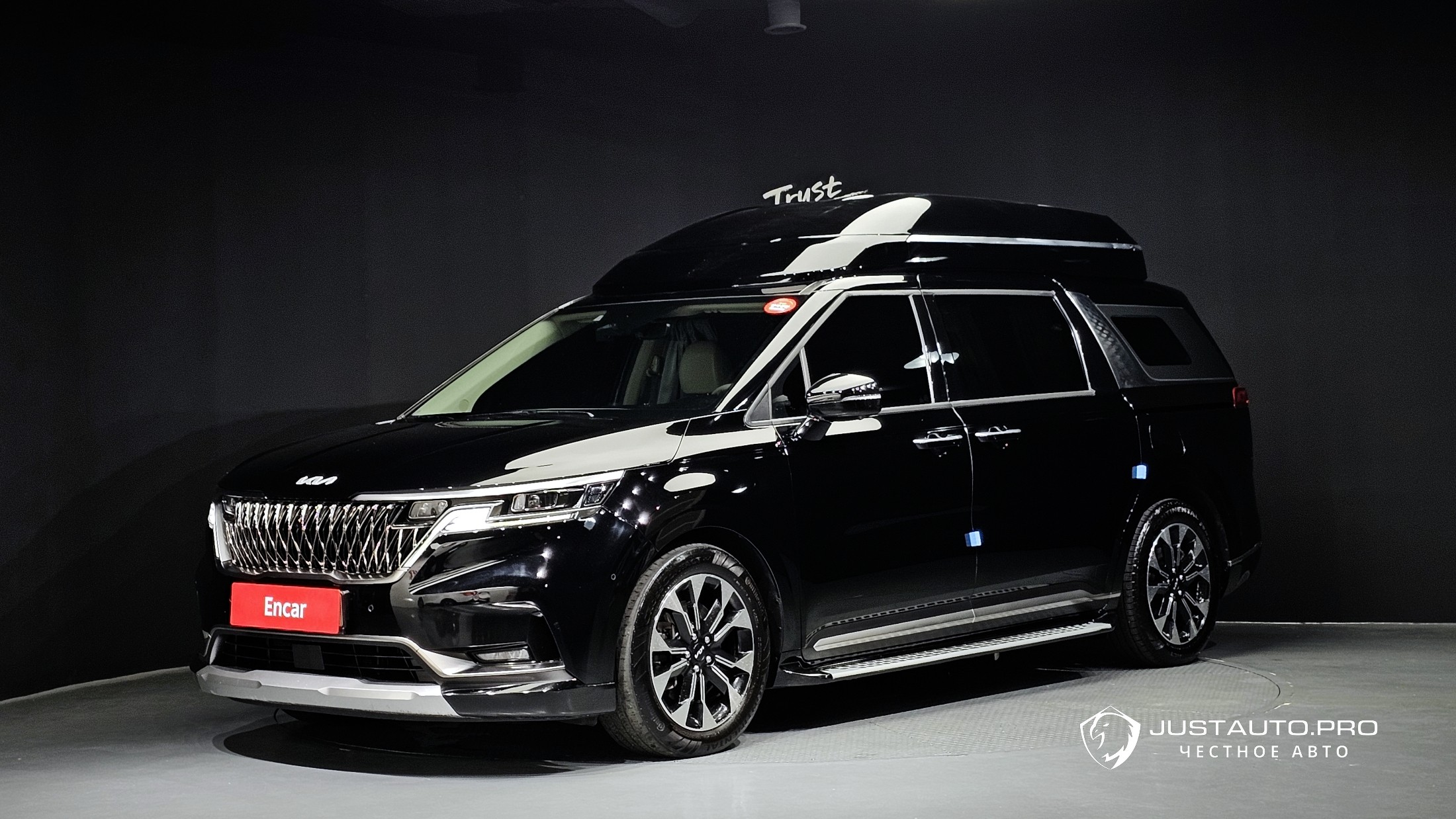Автомобиль Kia Canival