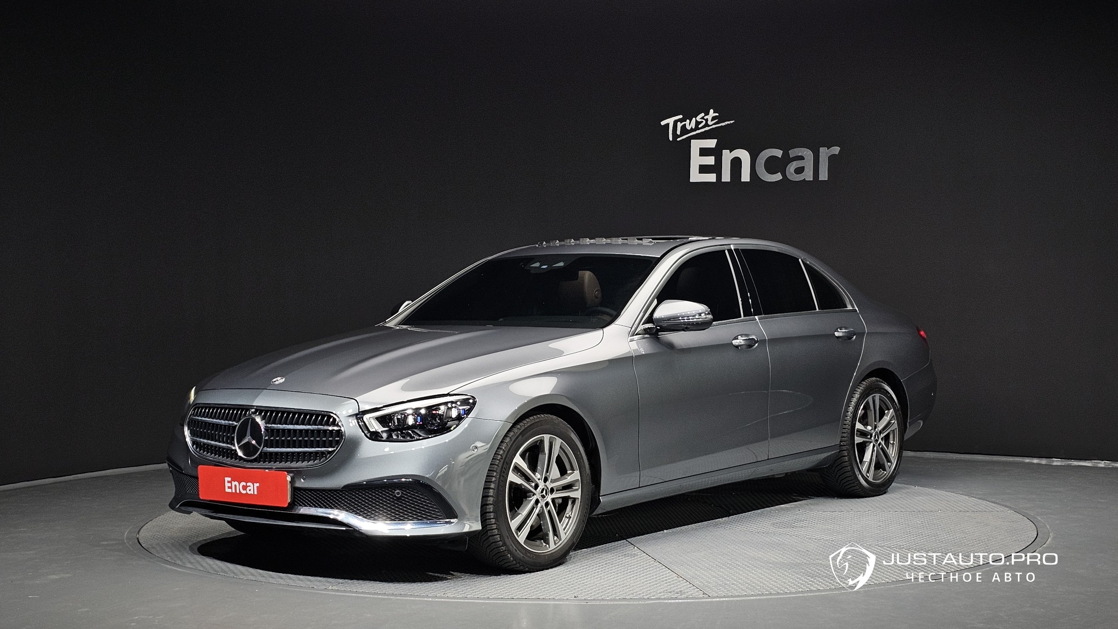 Автомобиль Mercedes-Benz E-Class