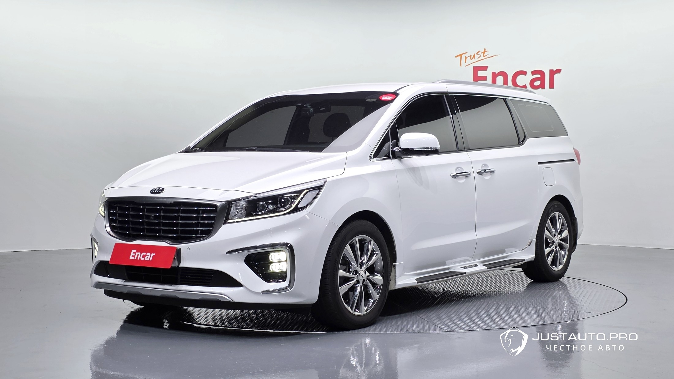 Автомобиль Kia Canival