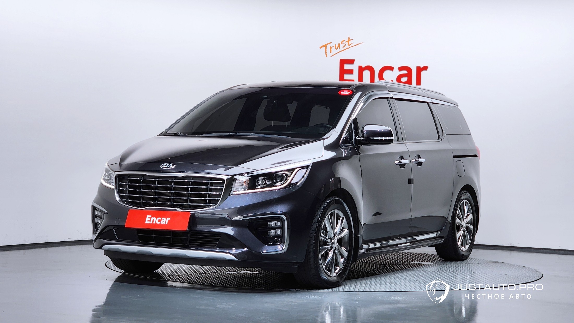 Автомобиль Kia Canival