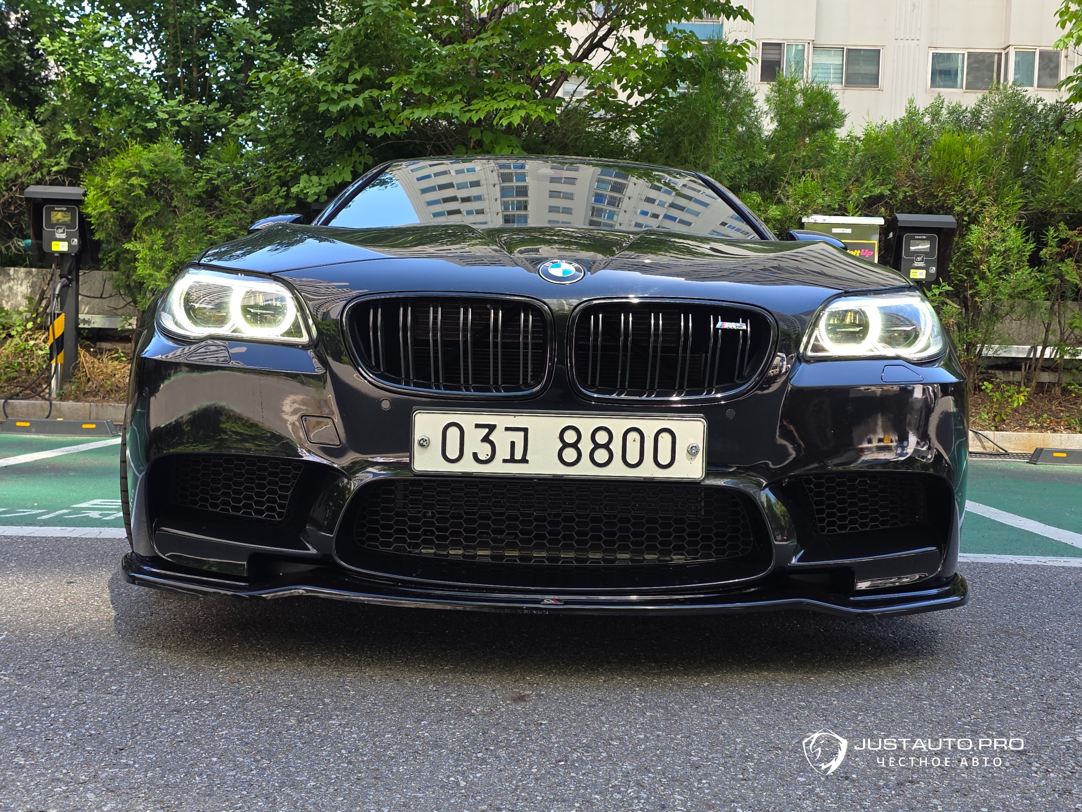 Автомобиль BMW M5