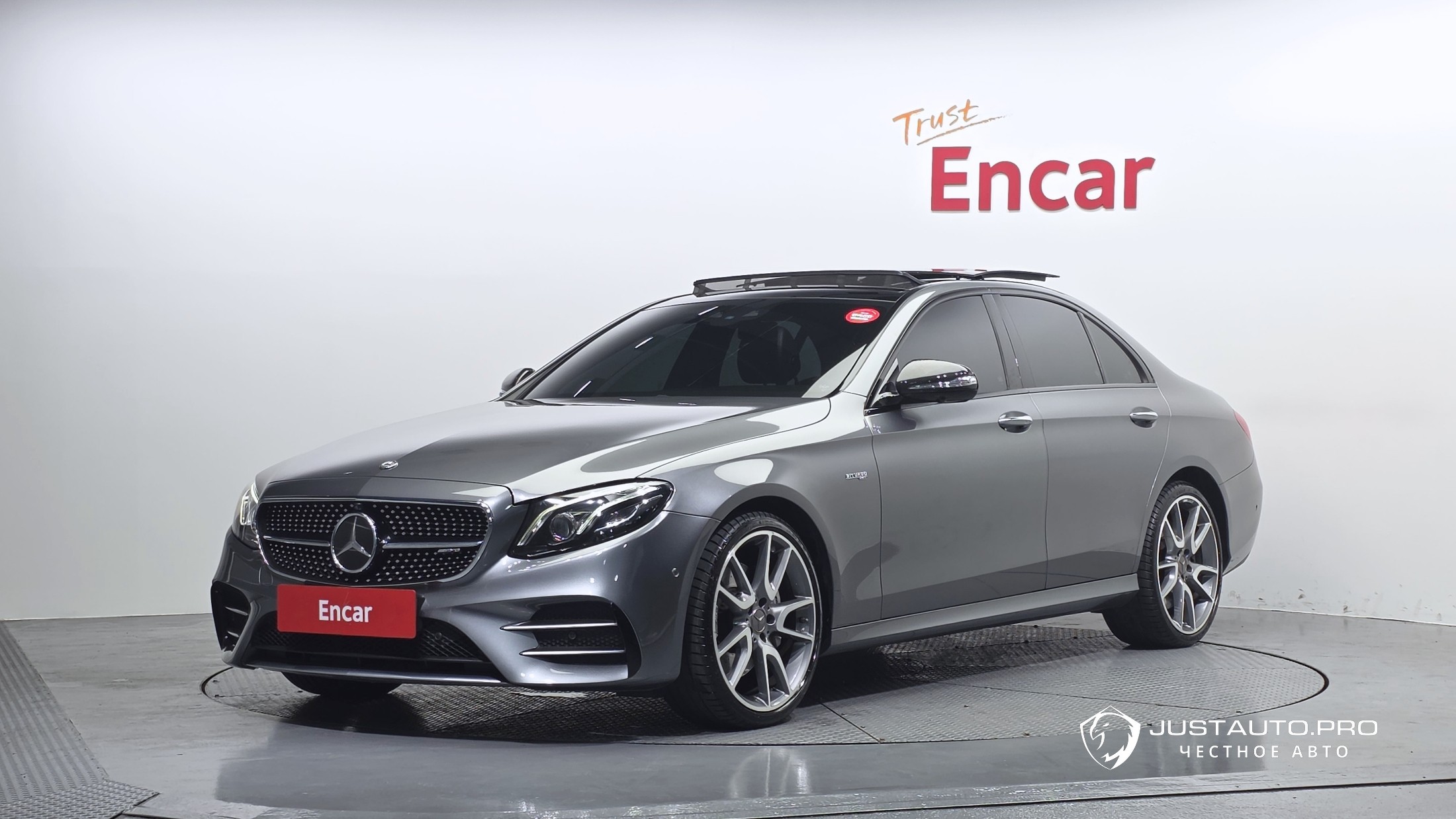 Автомобиль Mercedes-Benz E-Class