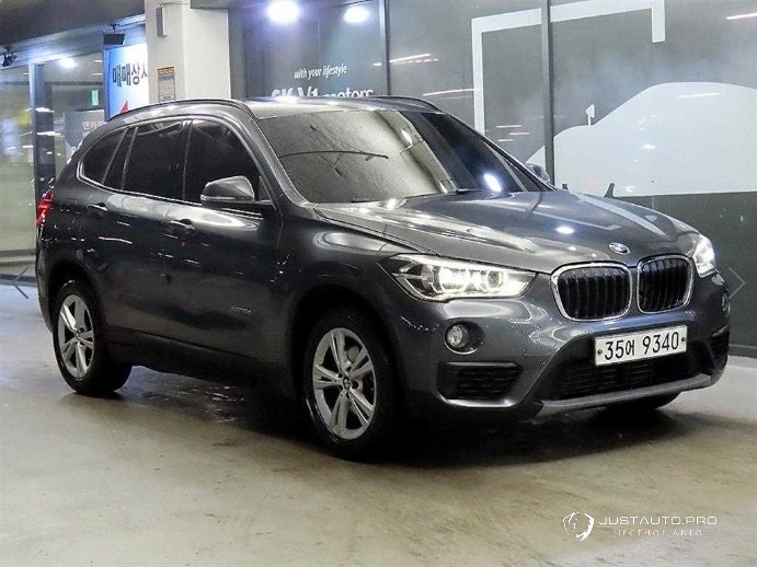 Автомобиль BMW X1