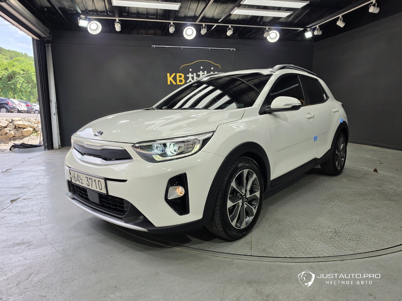 Автомобиль Kia Stonic