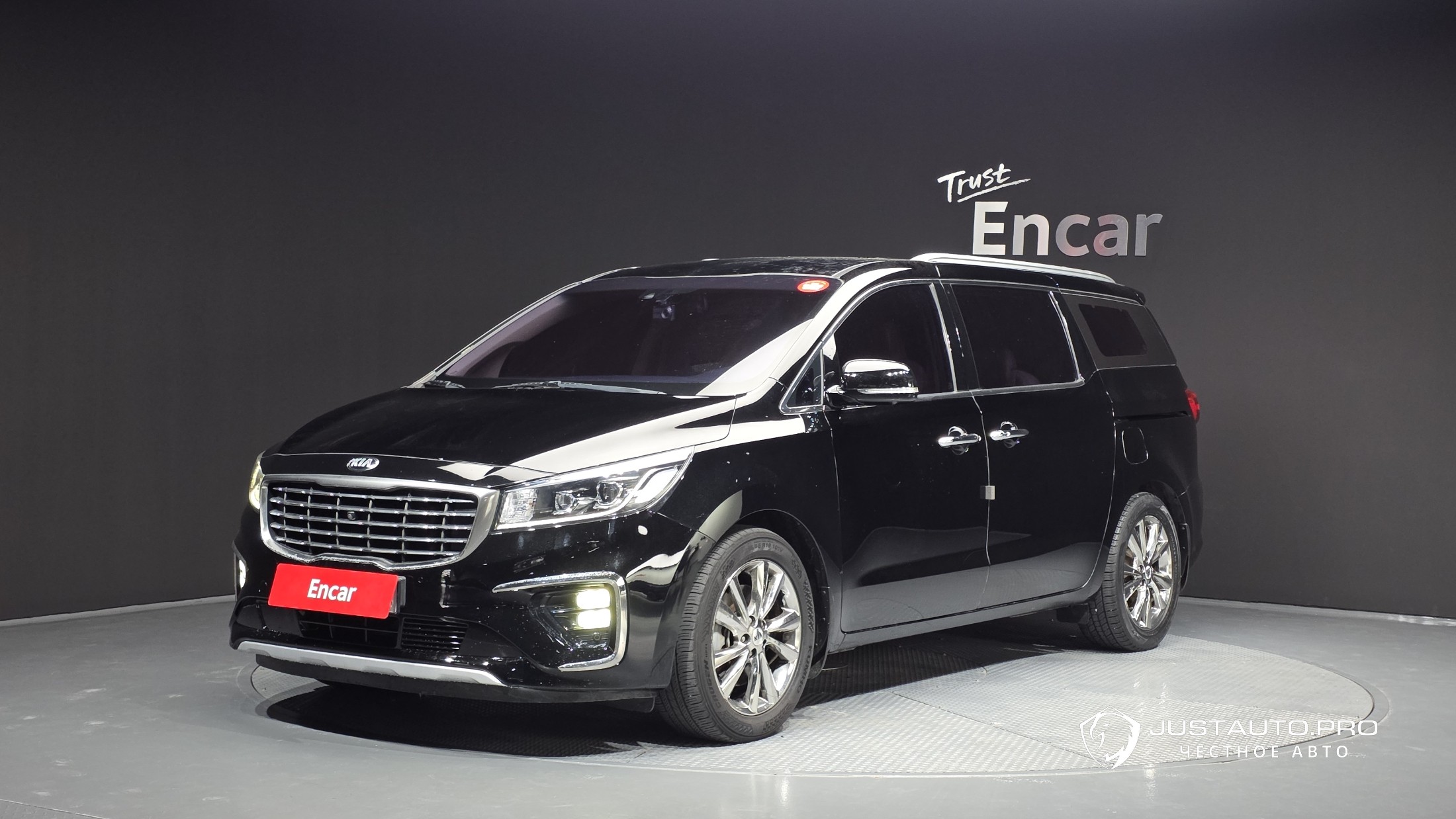 Автомобиль Kia Canival