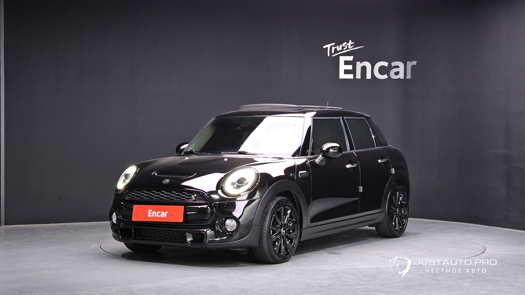 Автомобиль Mini Cooper