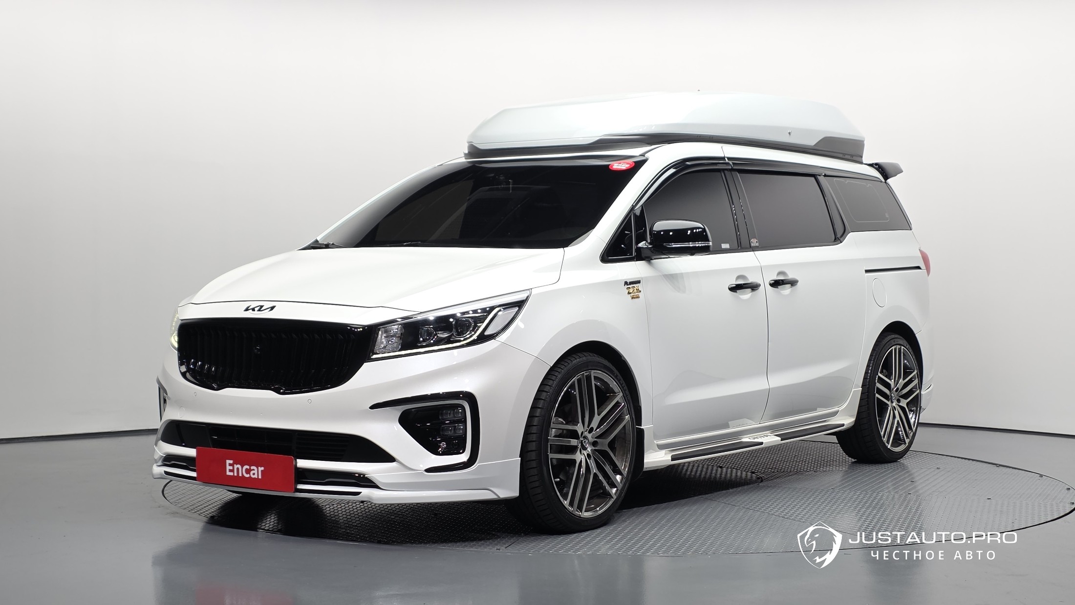 Автомобиль Kia Canival