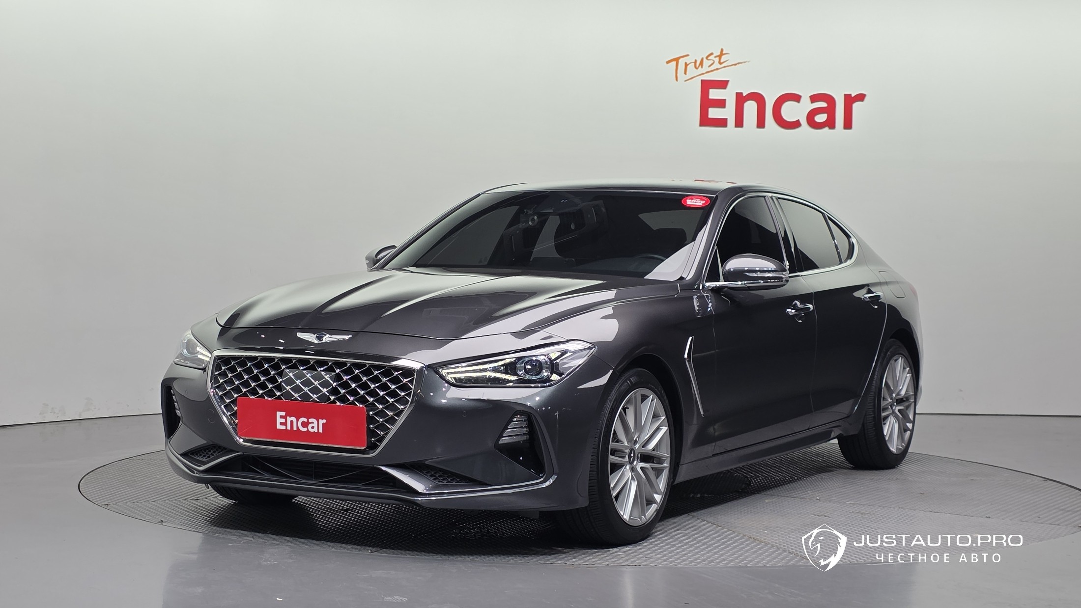 Автомобиль Genesis G70