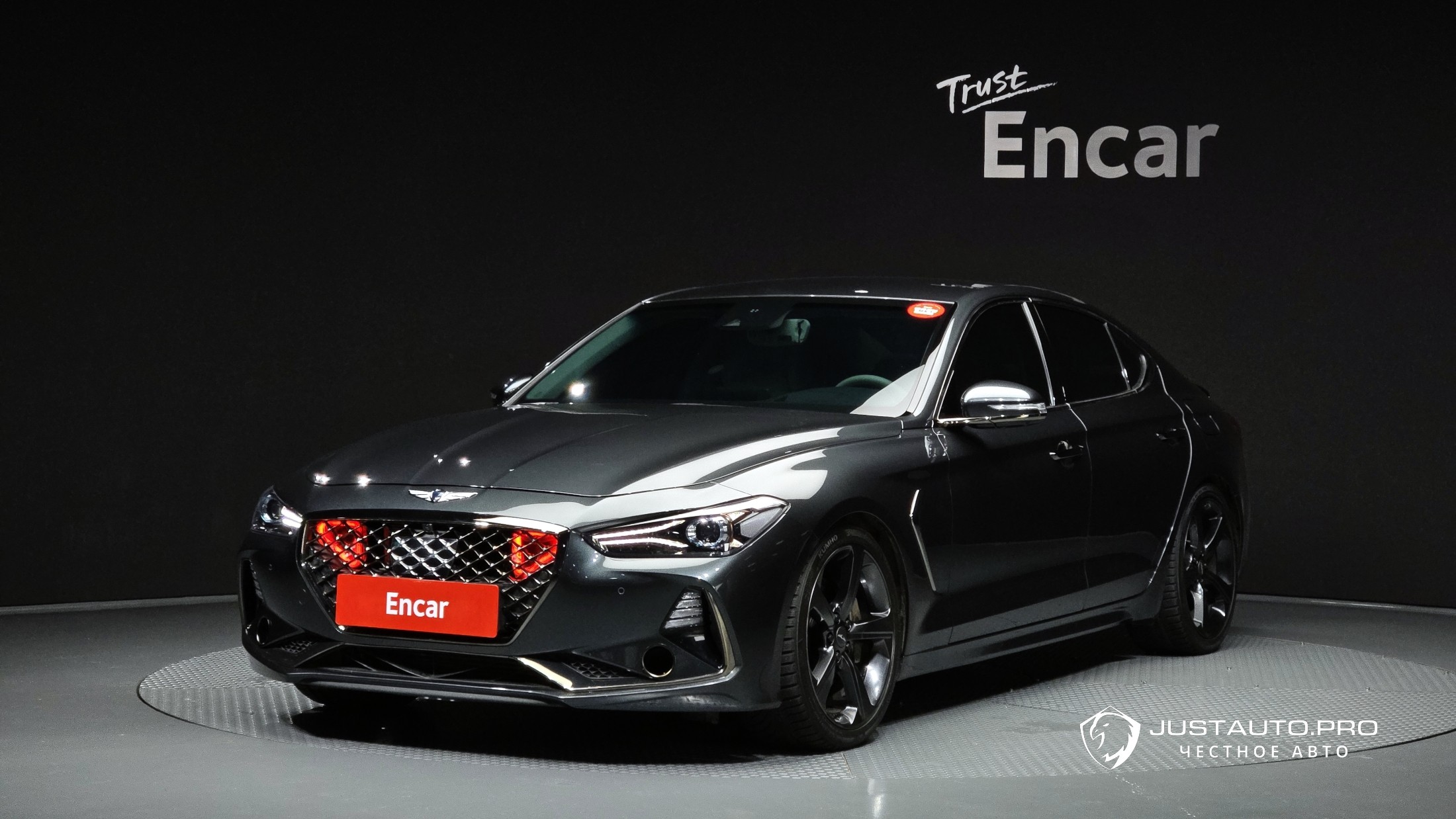 Автомобиль Genesis G70