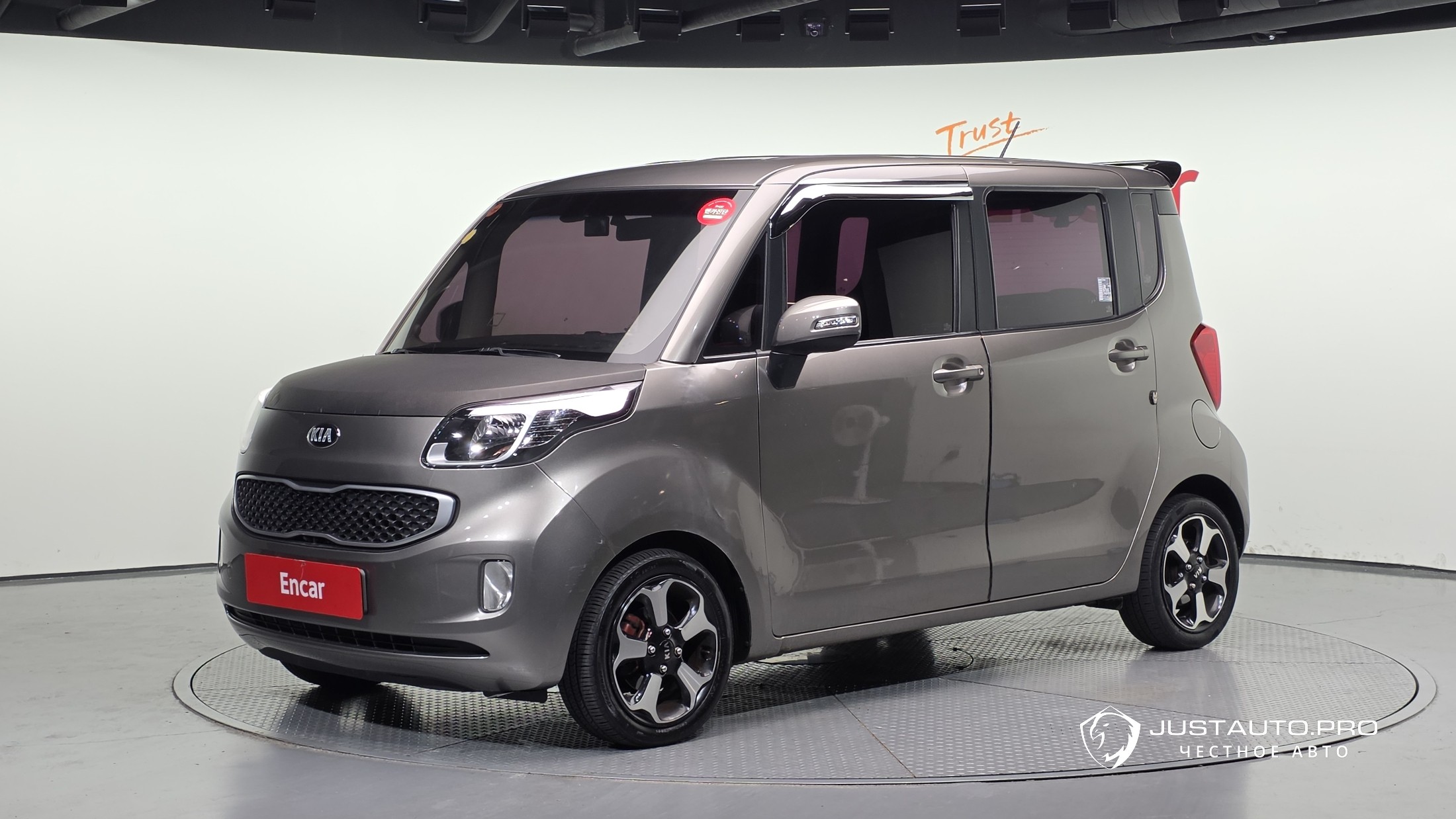 Автомобиль Kia RAY