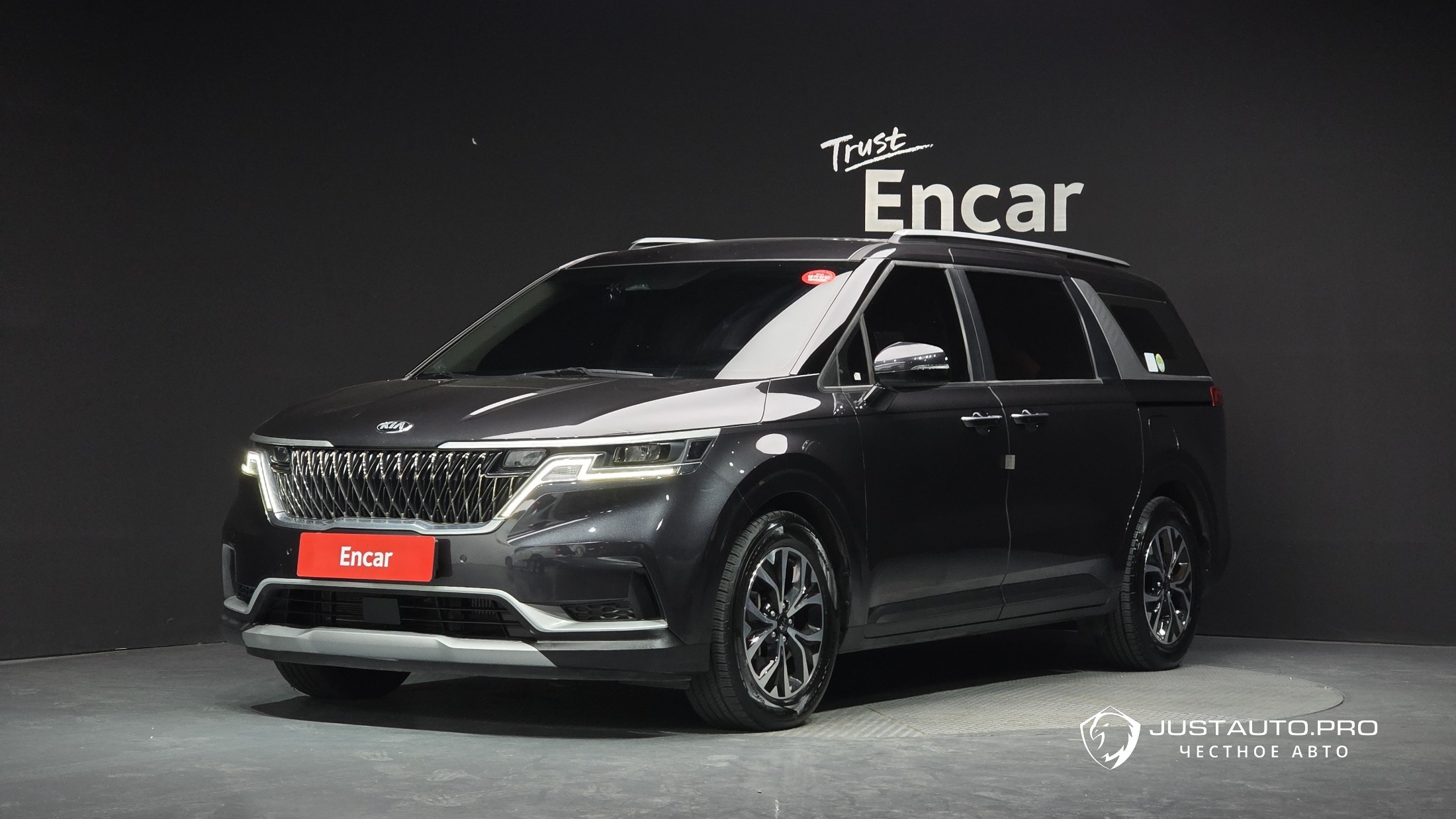 Автомобиль Kia Canival
