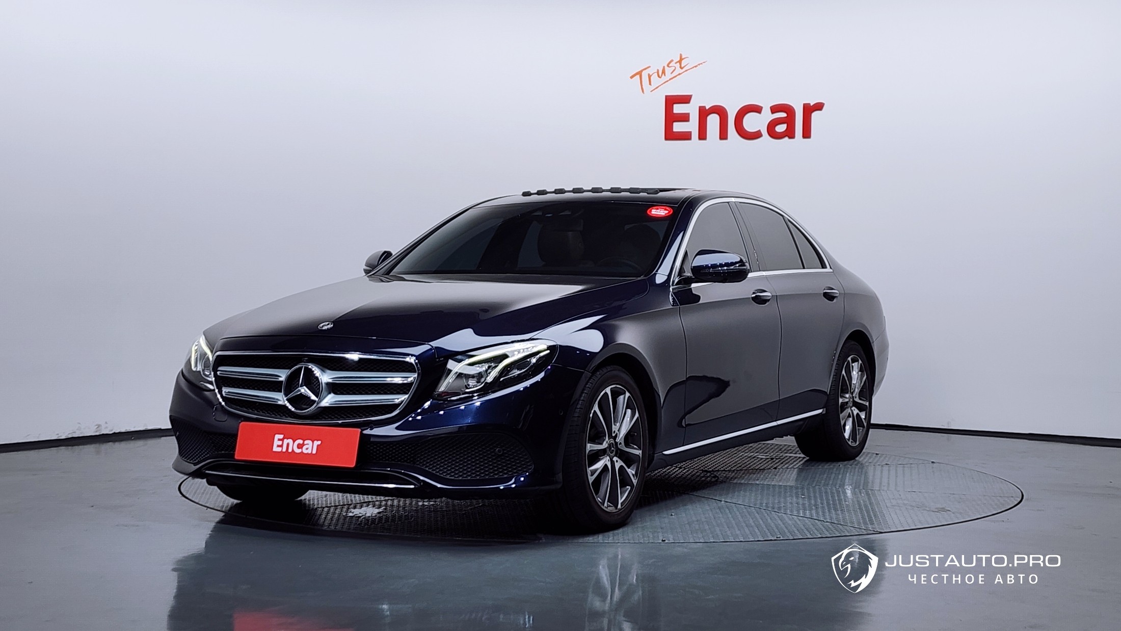 Автомобиль Mercedes-Benz E-Class
