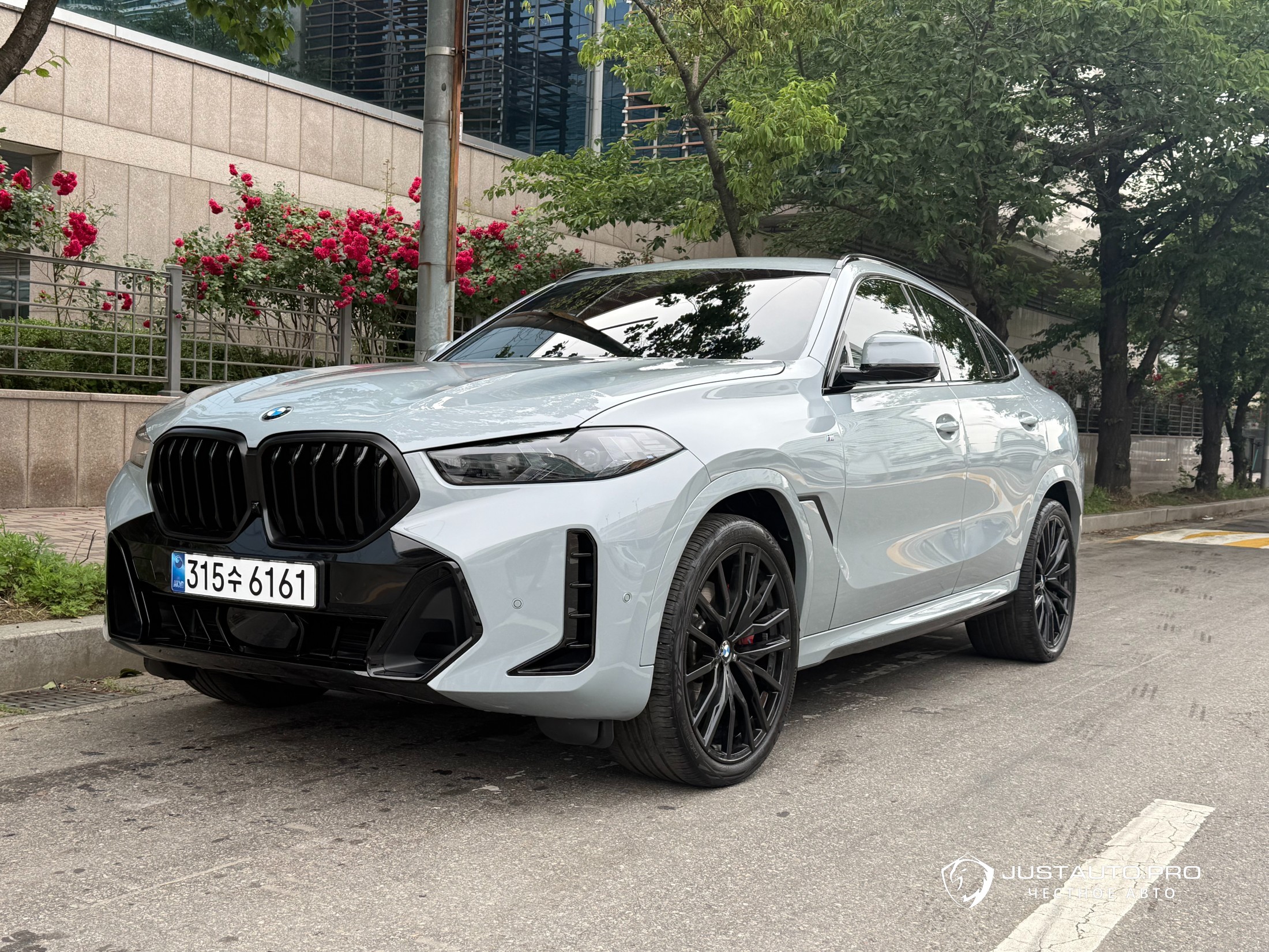 Автомобиль BMW X6