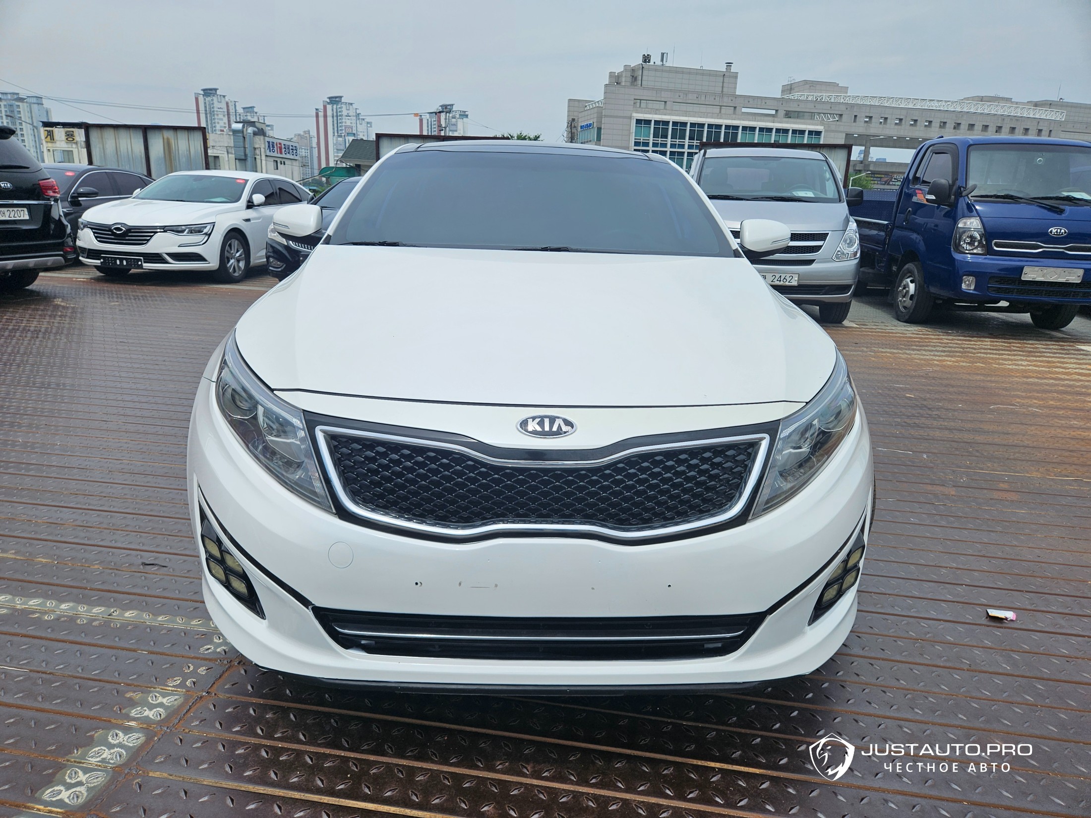 Автомобиль Kia K5