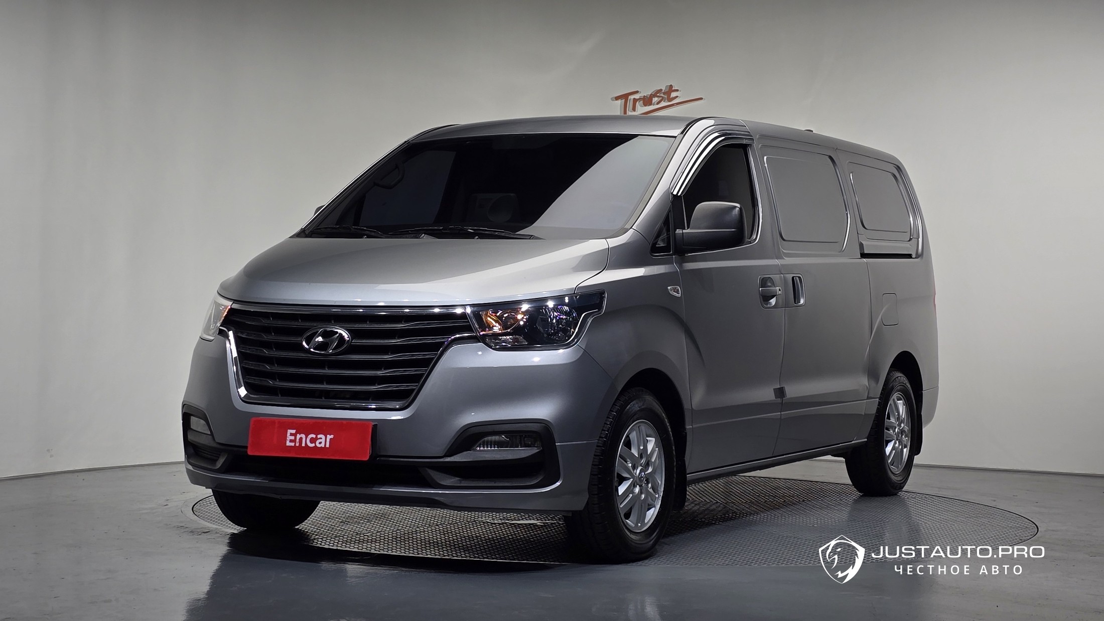 Автомобиль Hyundai Starex