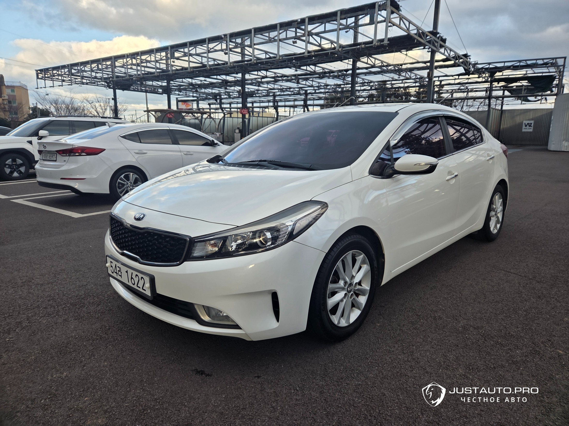 Автомобиль Kia K3