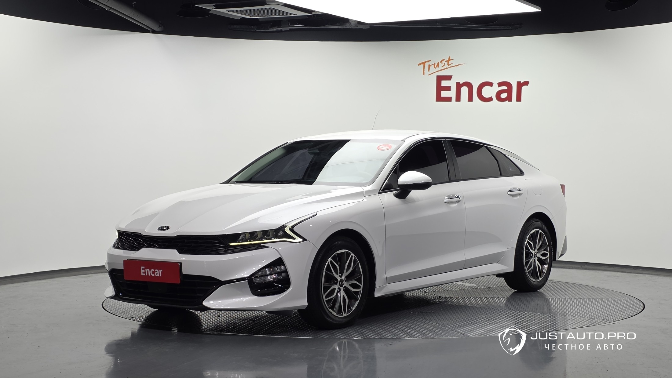 Автомобиль Kia K5