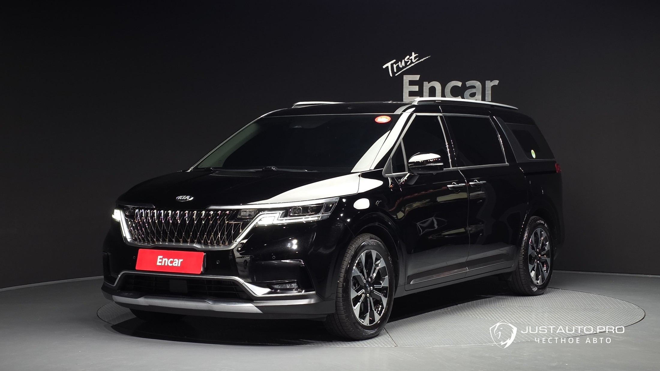 Автомобиль Kia Canival