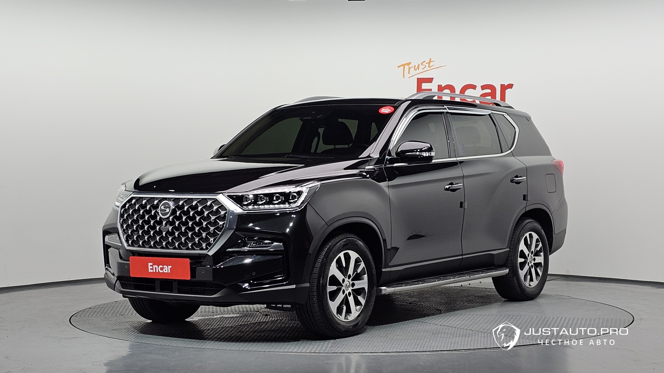 Автомобиль KG_Mobility_Ssangyong Rexton