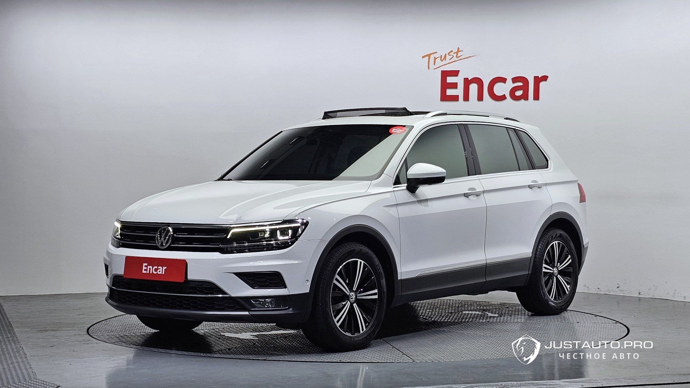 Автомобиль Volkswagen Tiguan