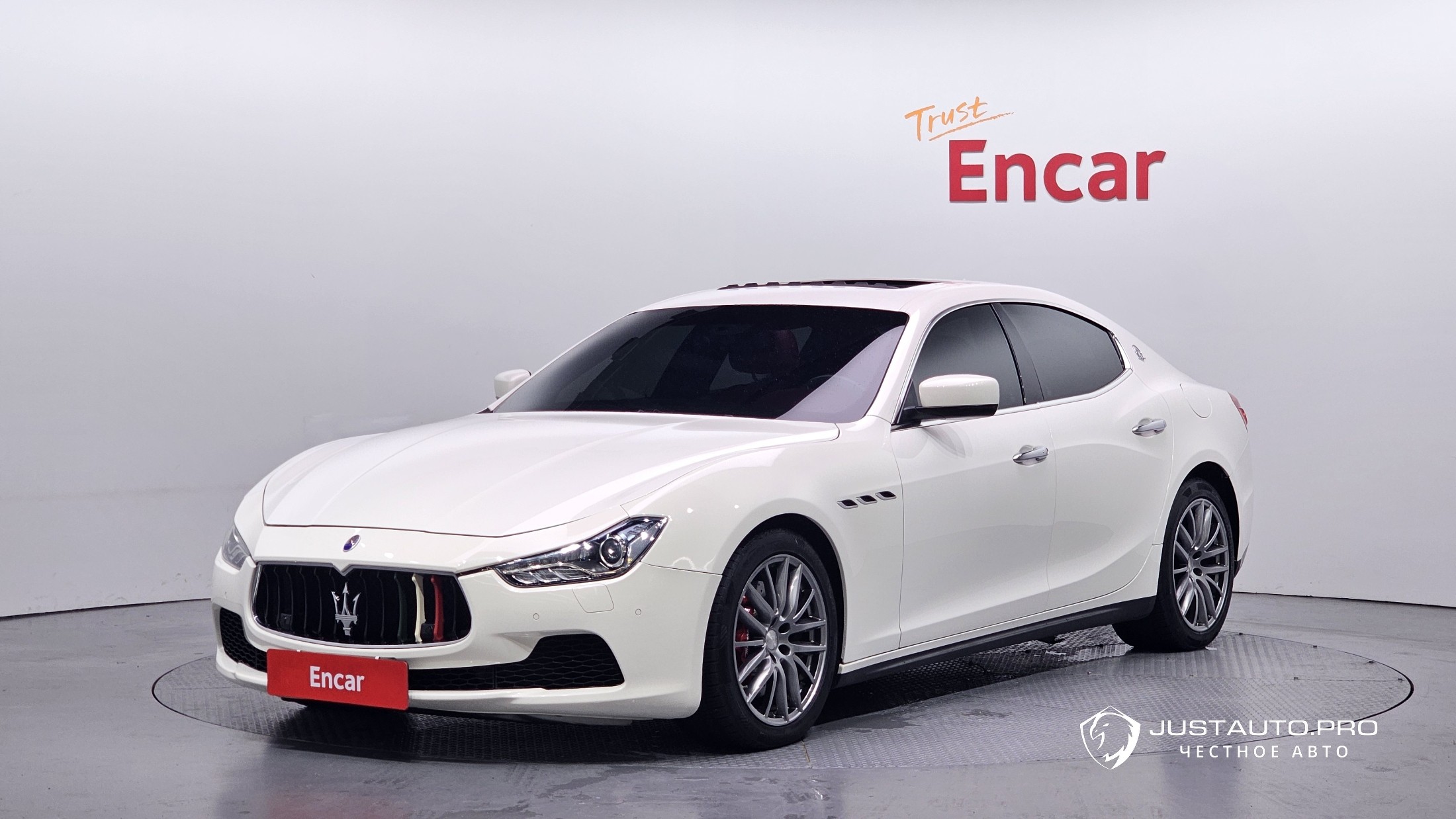 Автомобиль Maserati Ghibli