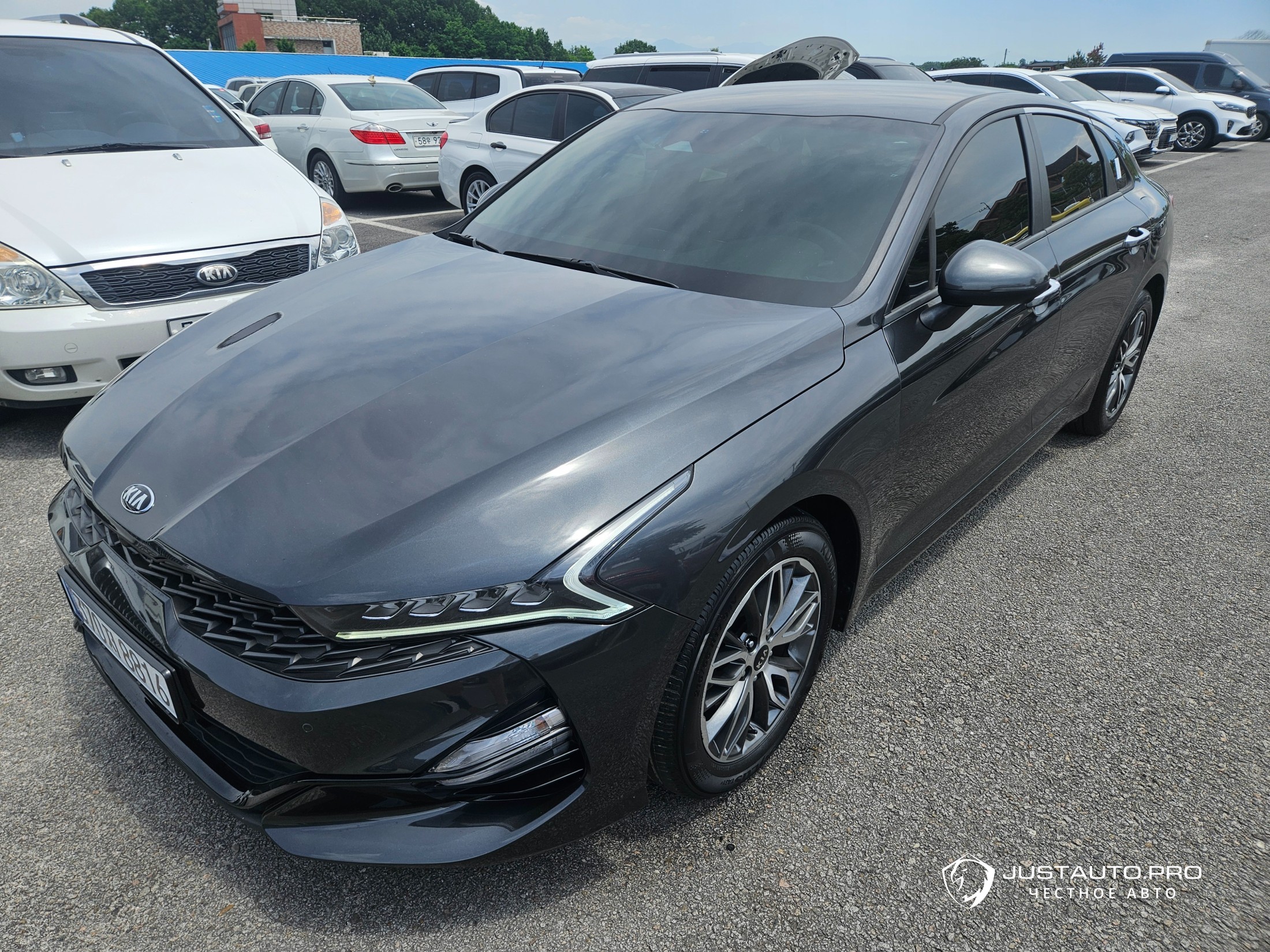 Автомобиль Kia K5