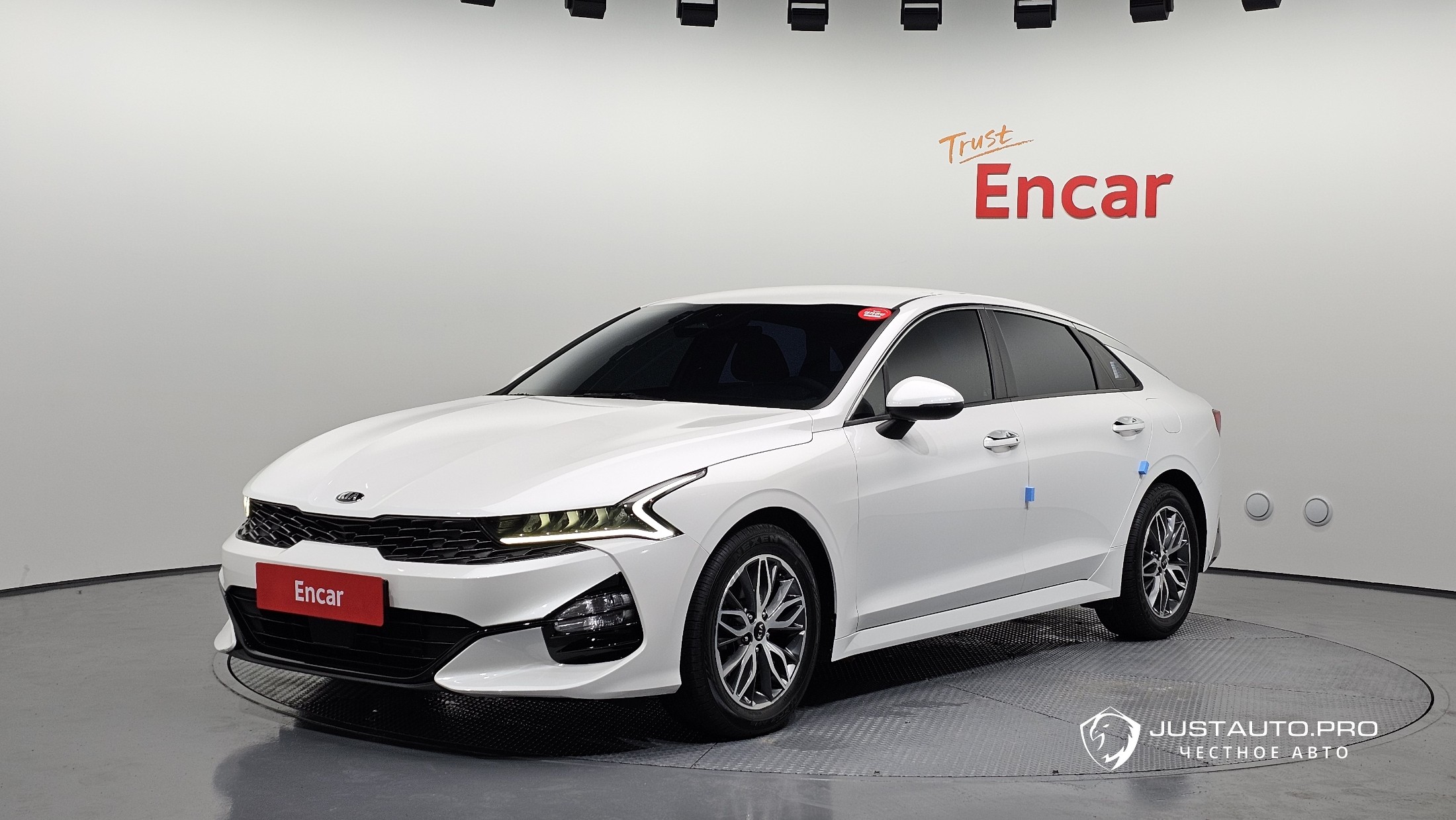 Автомобиль Kia K5