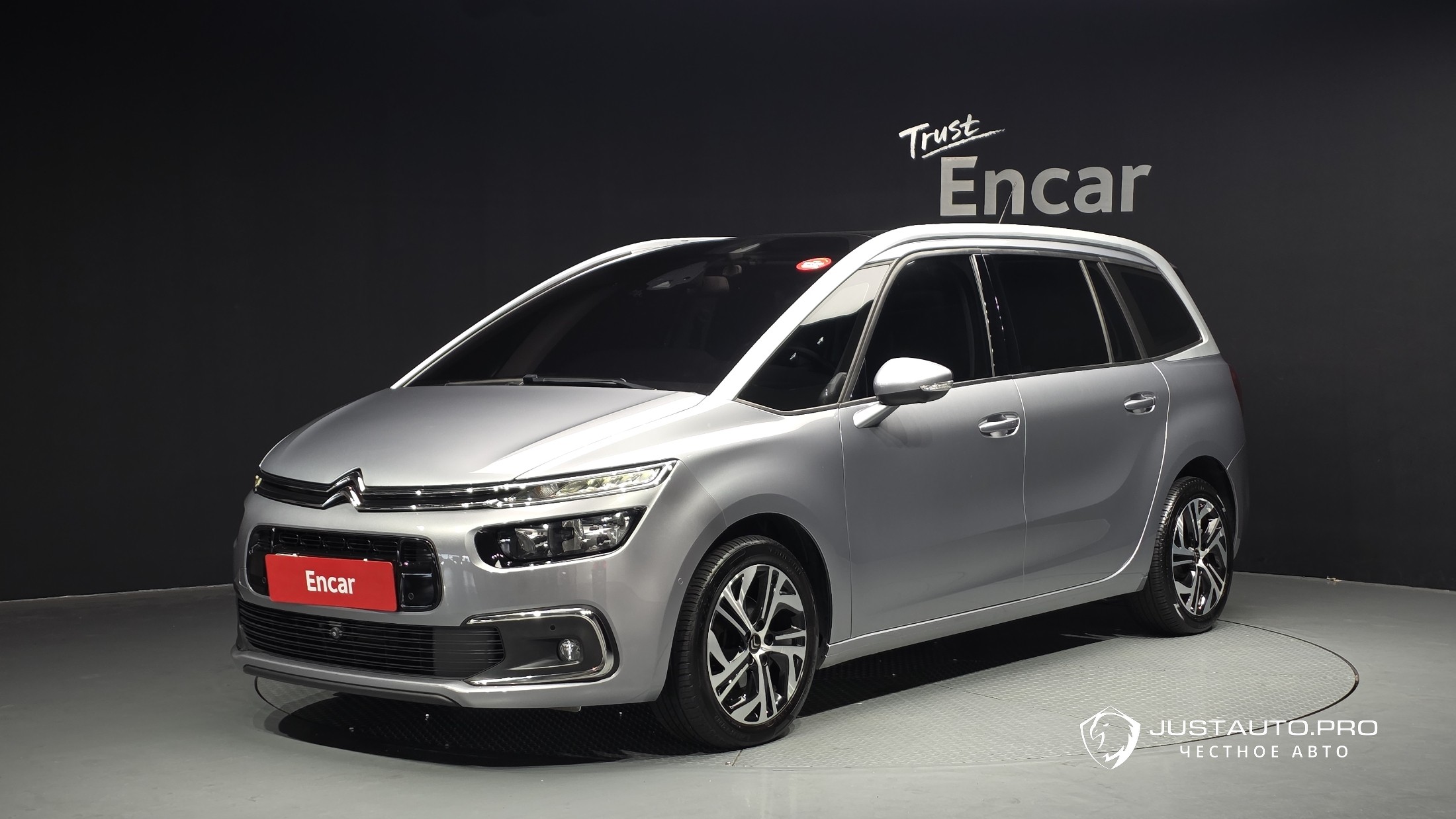 Автомобиль Citroen-DS C4 Picasso
